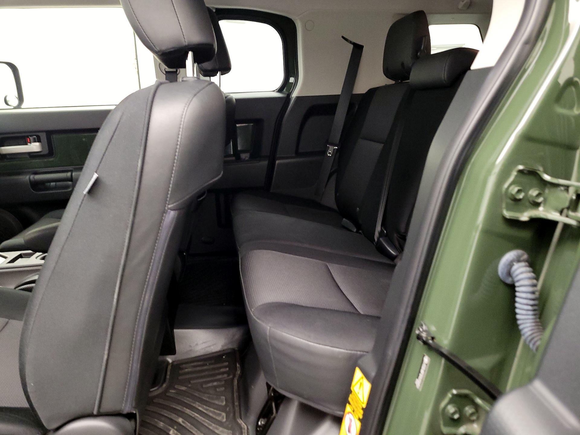 Thumbnail: 2014 Toyota FJ Cruiser - 19