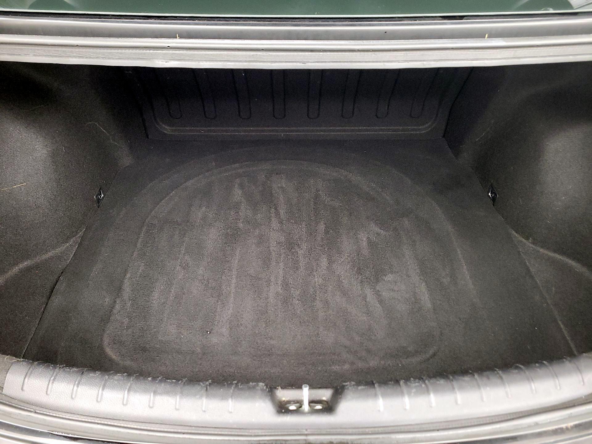 Thumbnail: 2018 Kia Rio - 19