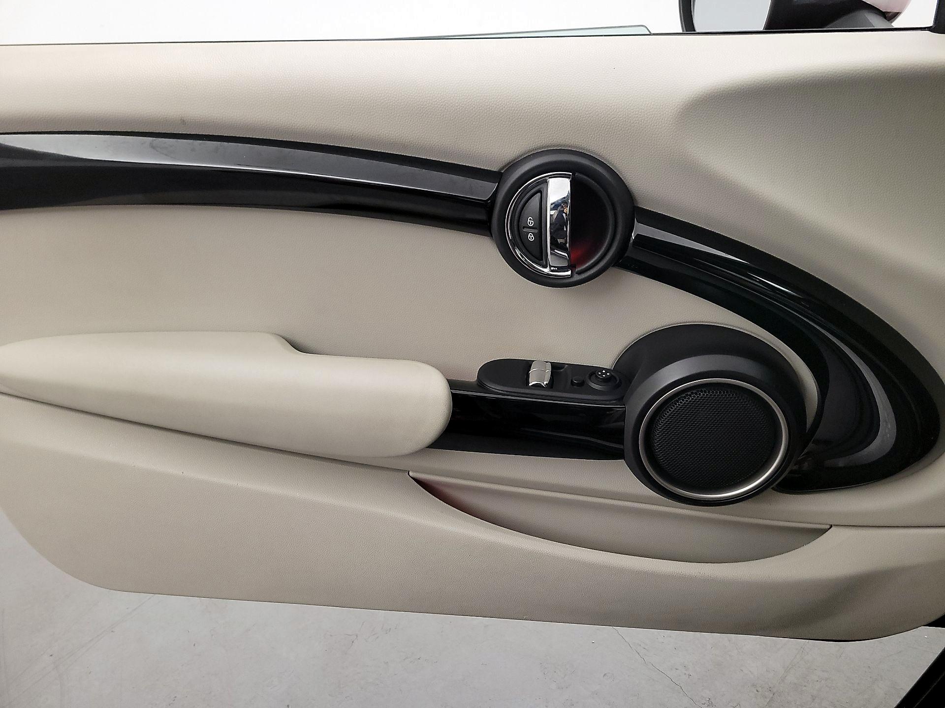 Thumbnail: 2015 MINI Cooper Hardtop - 12