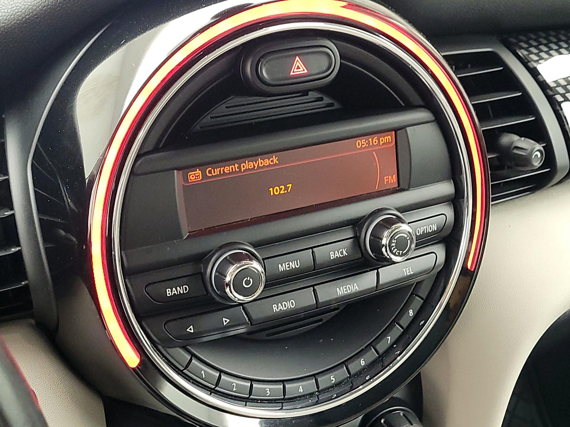 Thumbnail: 2015 MINI Cooper Hardtop - 14