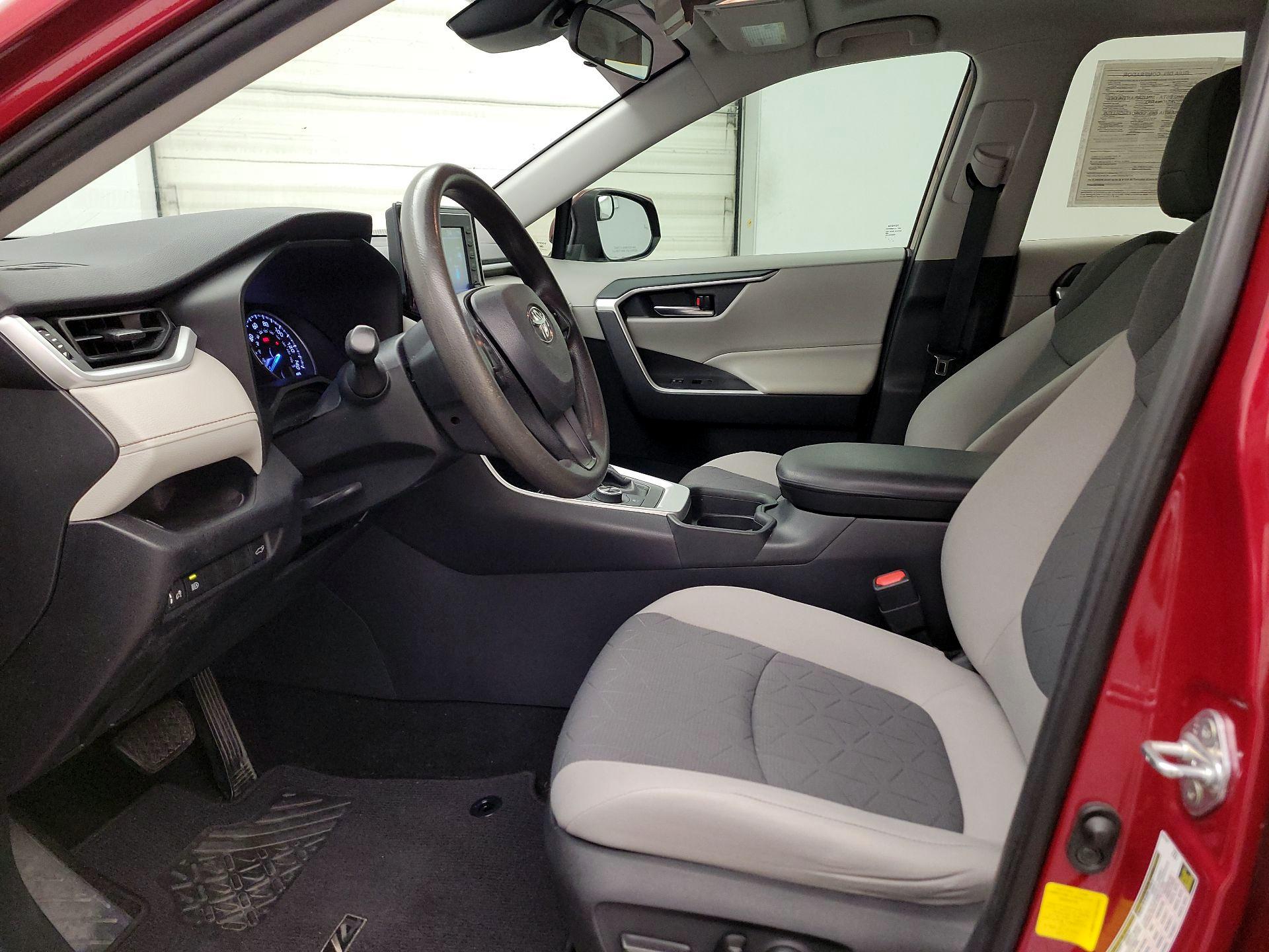 Thumbnail: 2019 Toyota RAV4 - 11