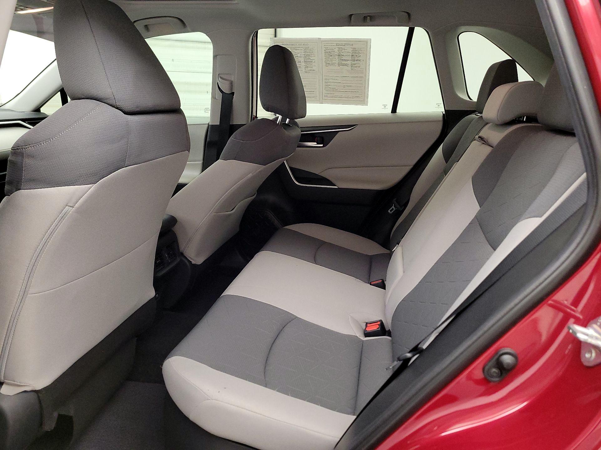 Thumbnail: 2019 Toyota RAV4 - 19