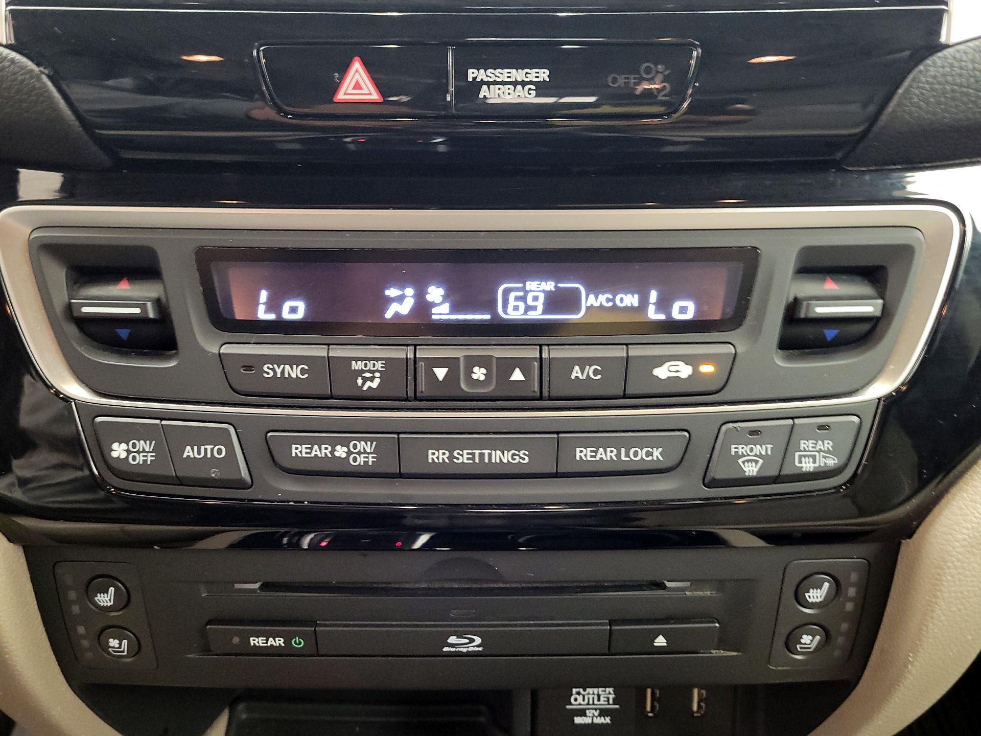 Thumbnail: 2016 Honda Pilot - 14