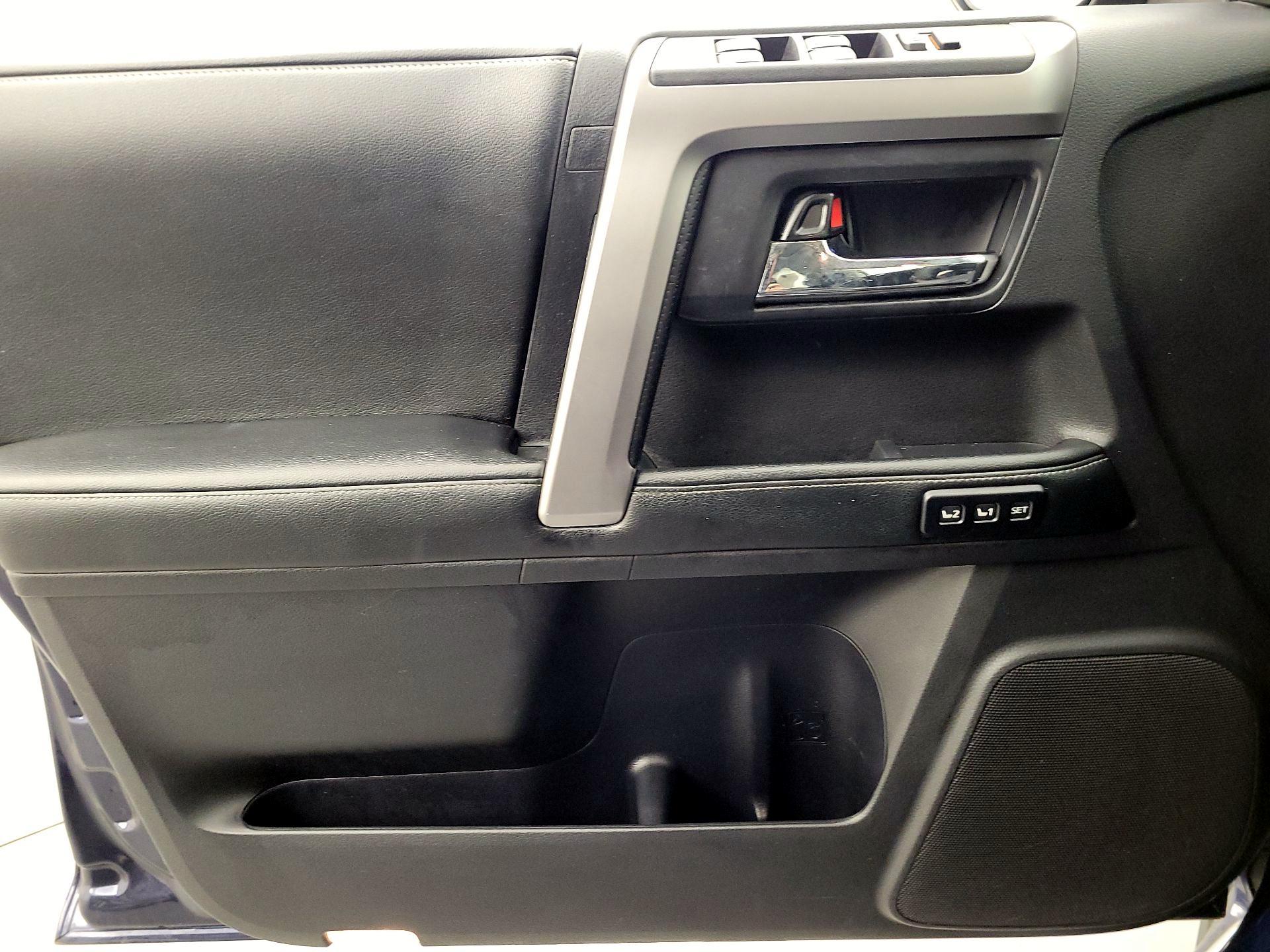 Thumbnail: 2014 Toyota 4Runner - 12