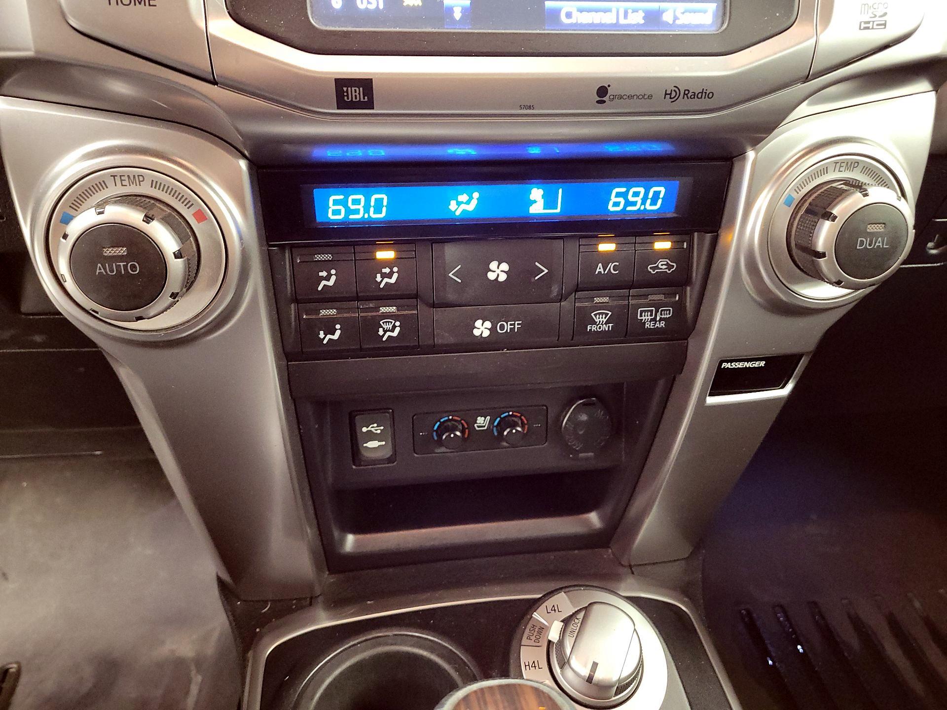 Thumbnail: 2014 Toyota 4Runner - 16