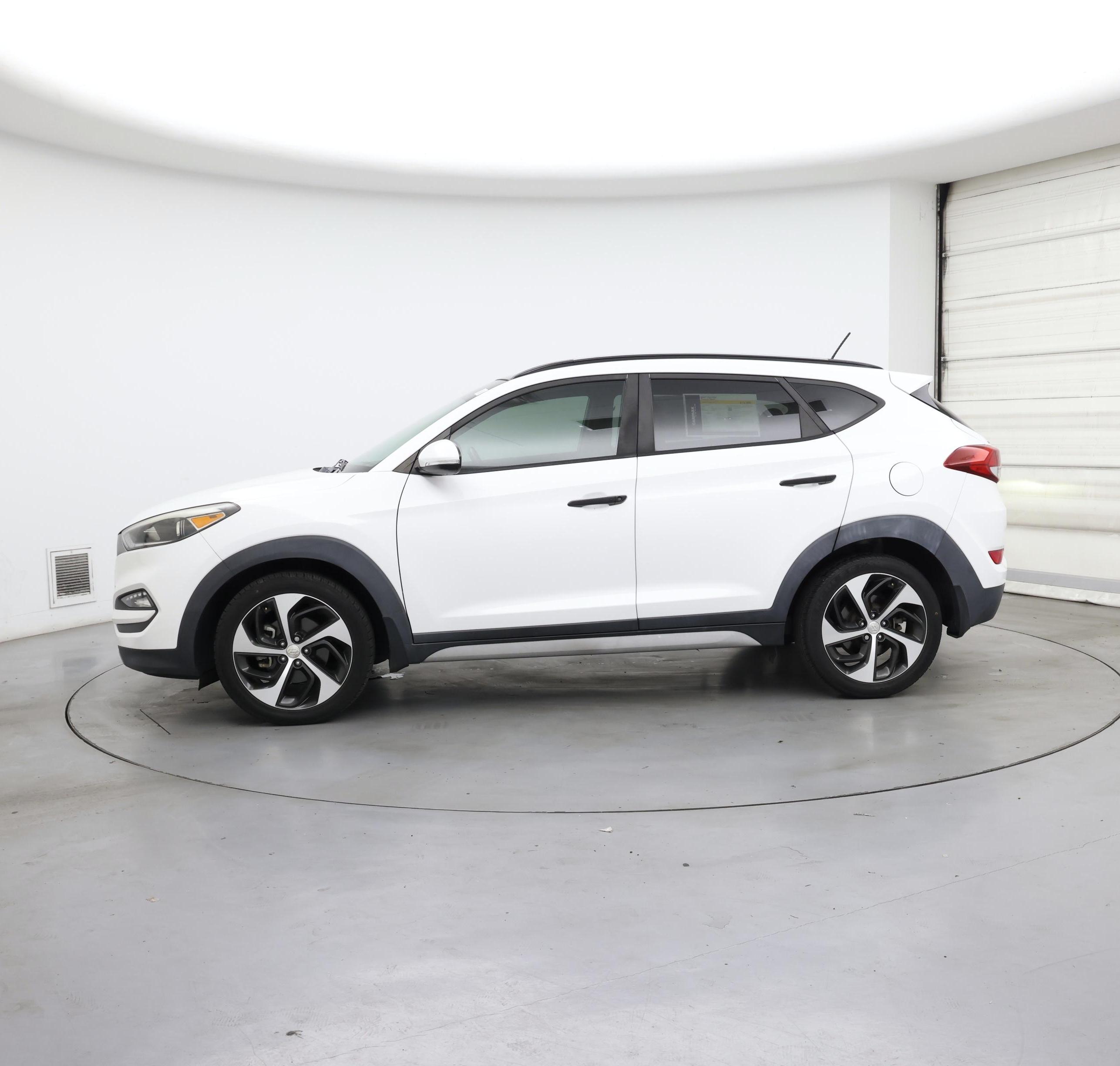 Thumbnail: 2017 Hyundai Tucson - 3