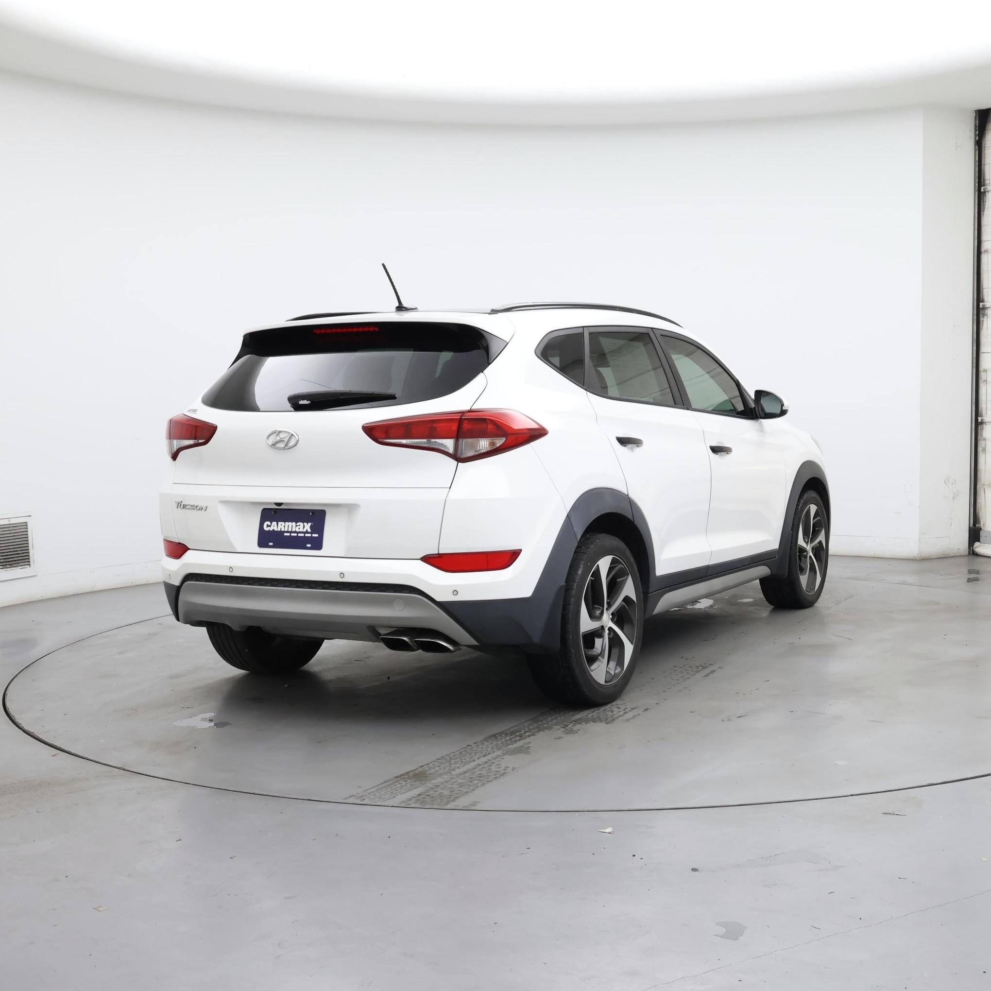 Thumbnail: 2017 Hyundai Tucson - 8