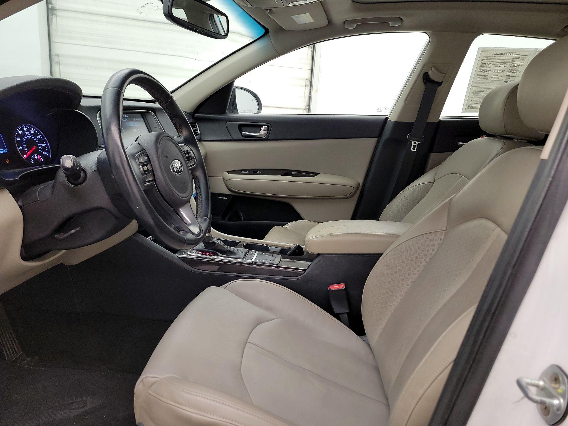 Thumbnail: 2016 Kia Optima - 11