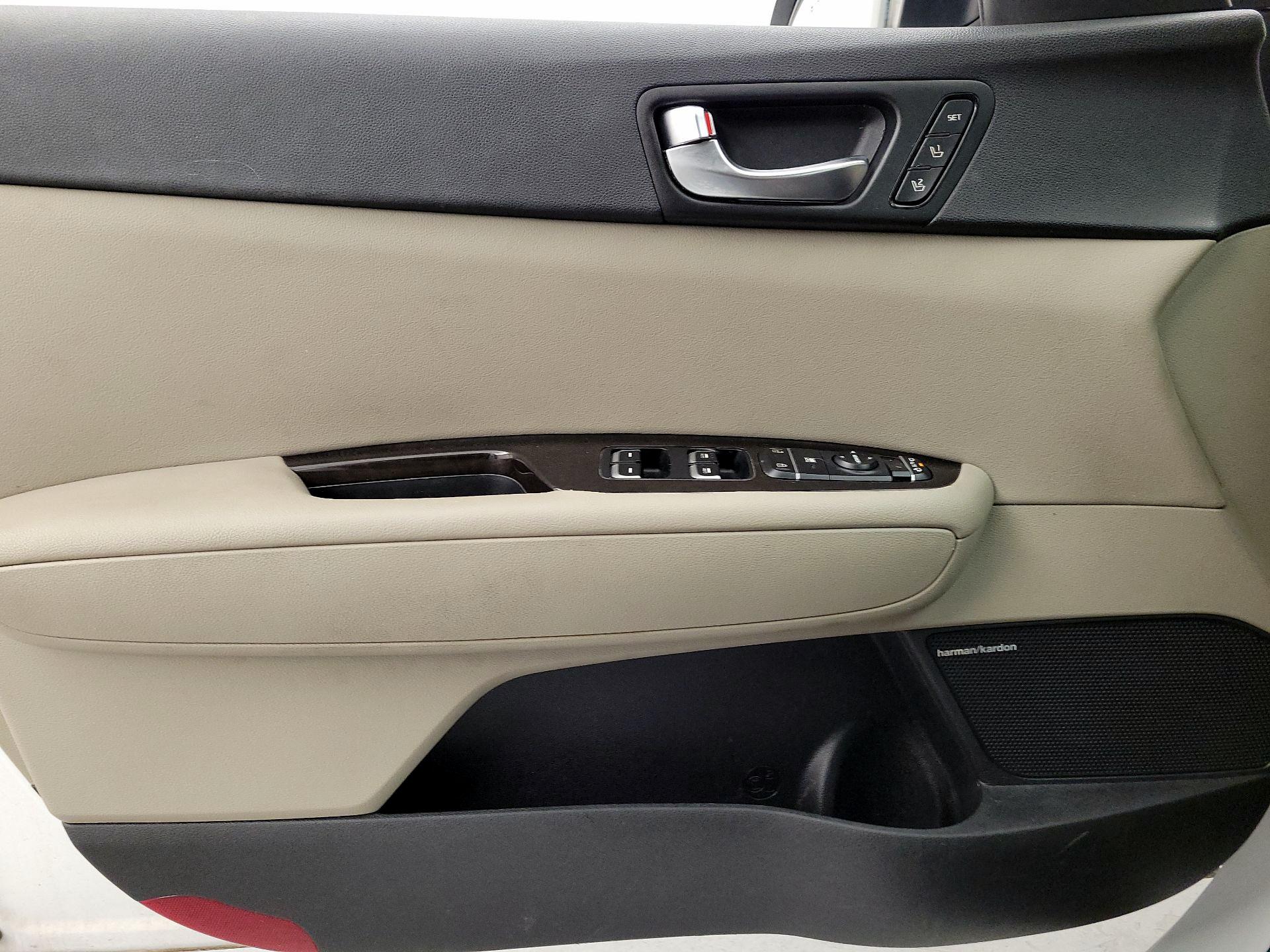 Thumbnail: 2016 Kia Optima - 12