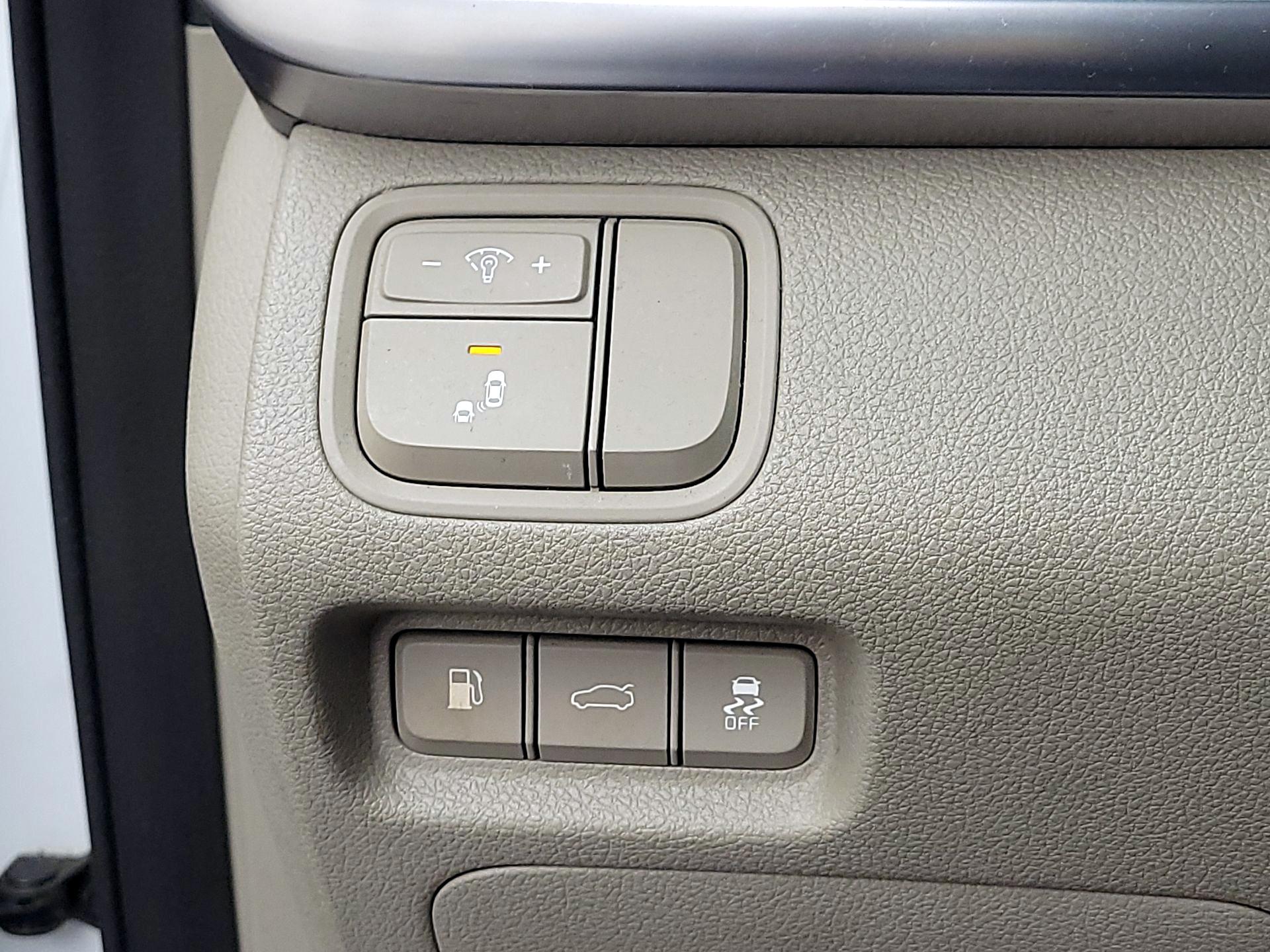 Thumbnail: 2016 Kia Optima - 13