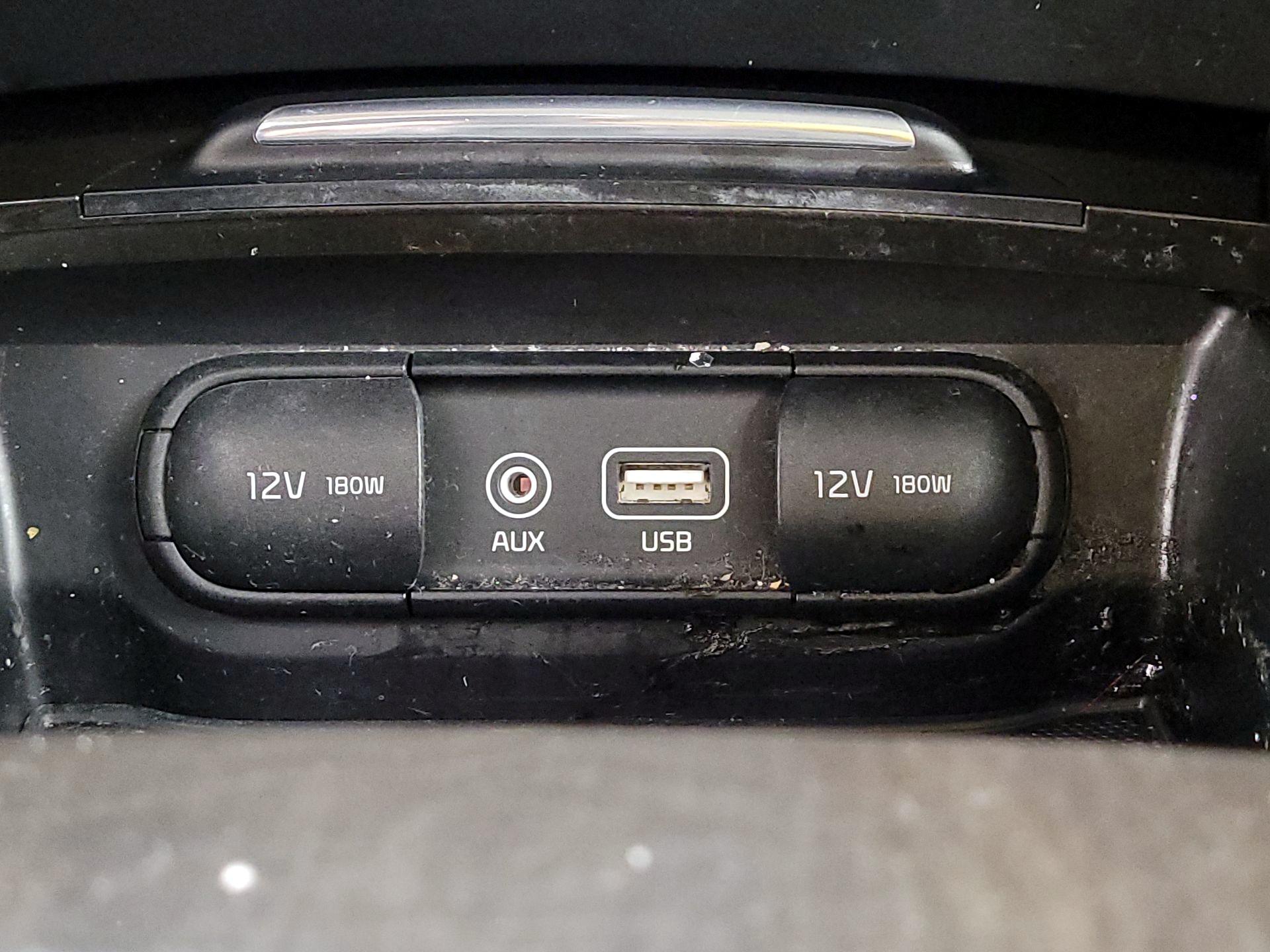 Thumbnail: 2016 Kia Optima - 18