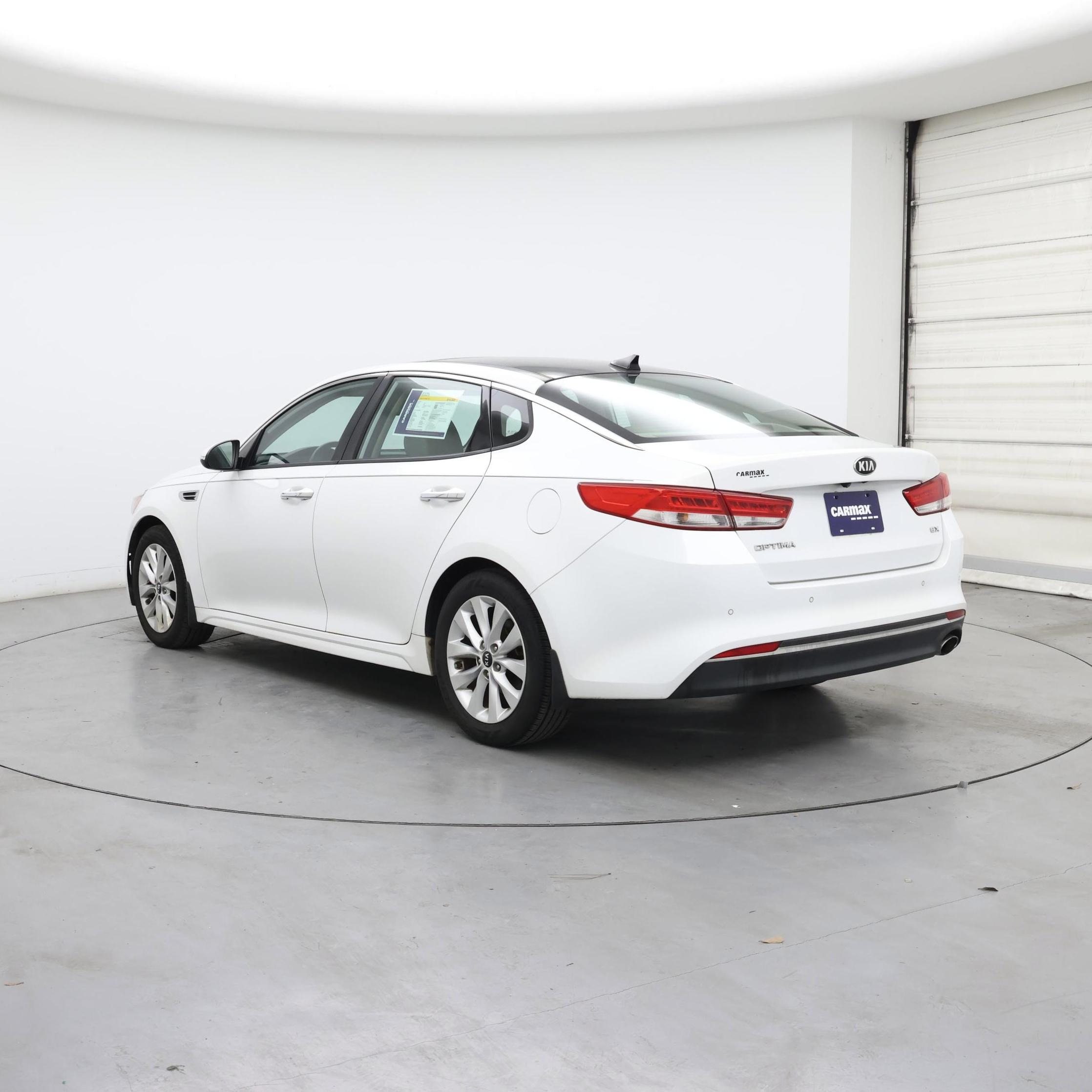 Thumbnail: 2016 Kia Optima - 2