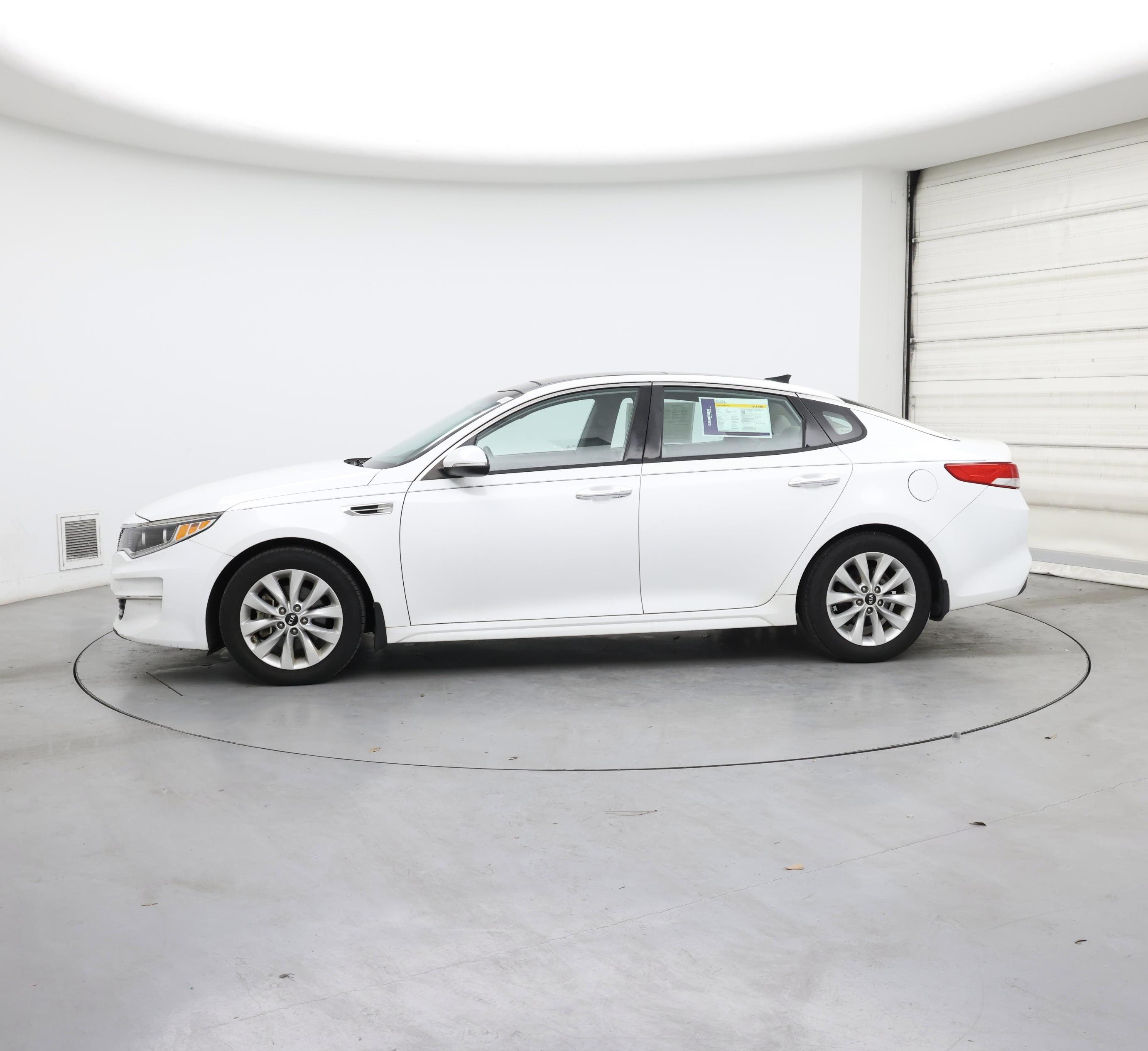 Thumbnail: 2016 Kia Optima - 3