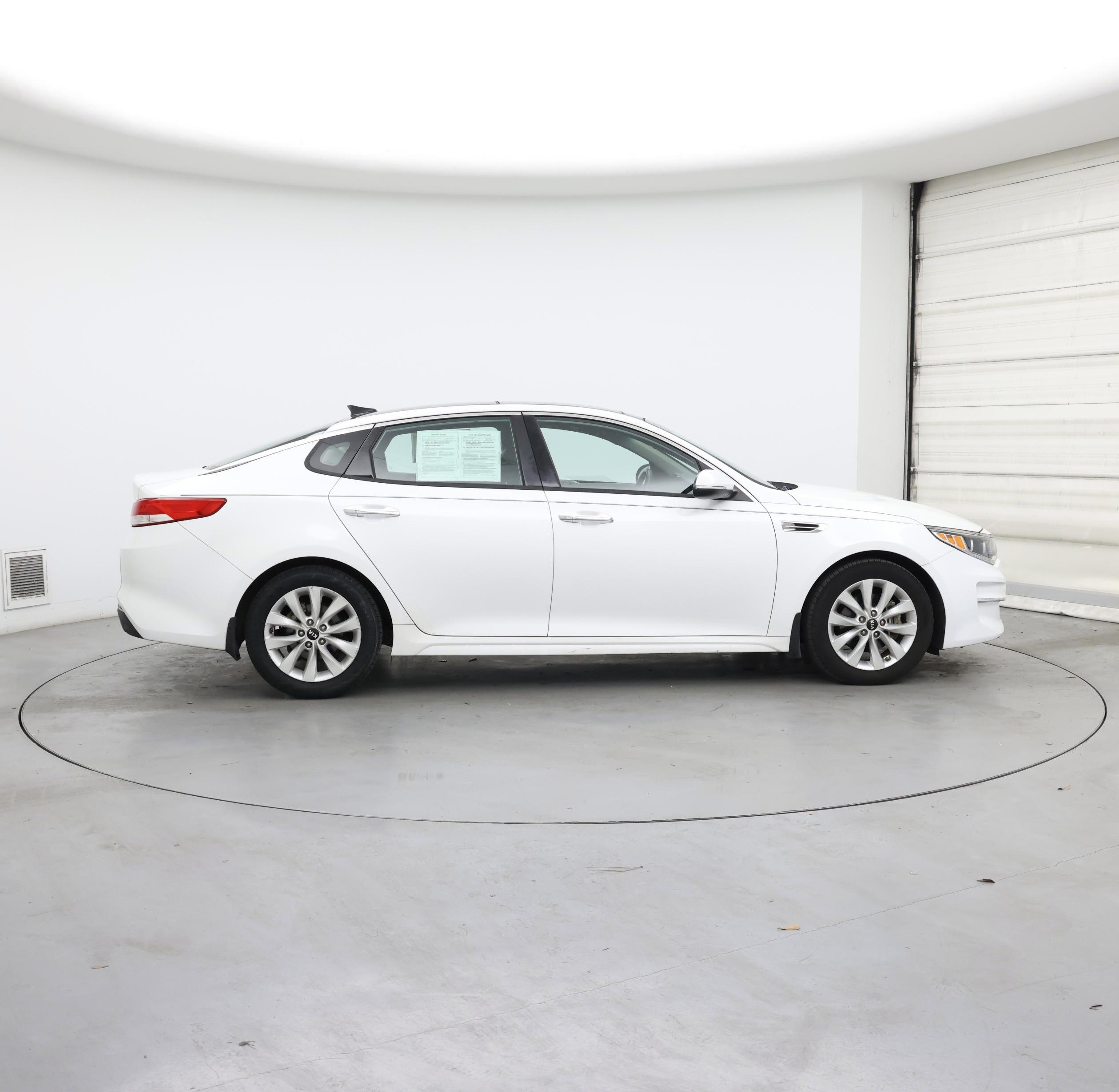 Thumbnail: 2016 Kia Optima - 7