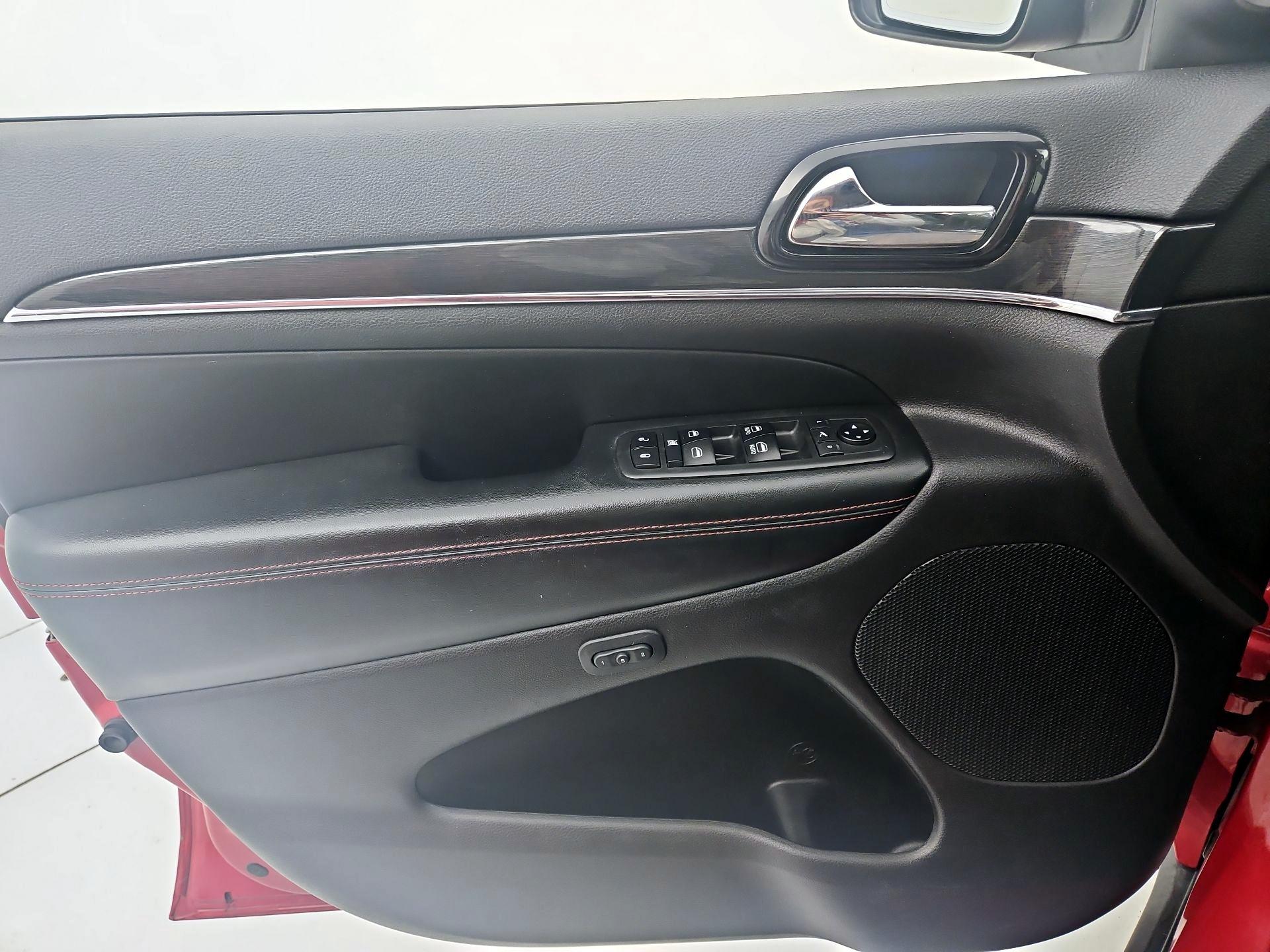 Thumbnail: 2019 Jeep Grand Cherokee - 12