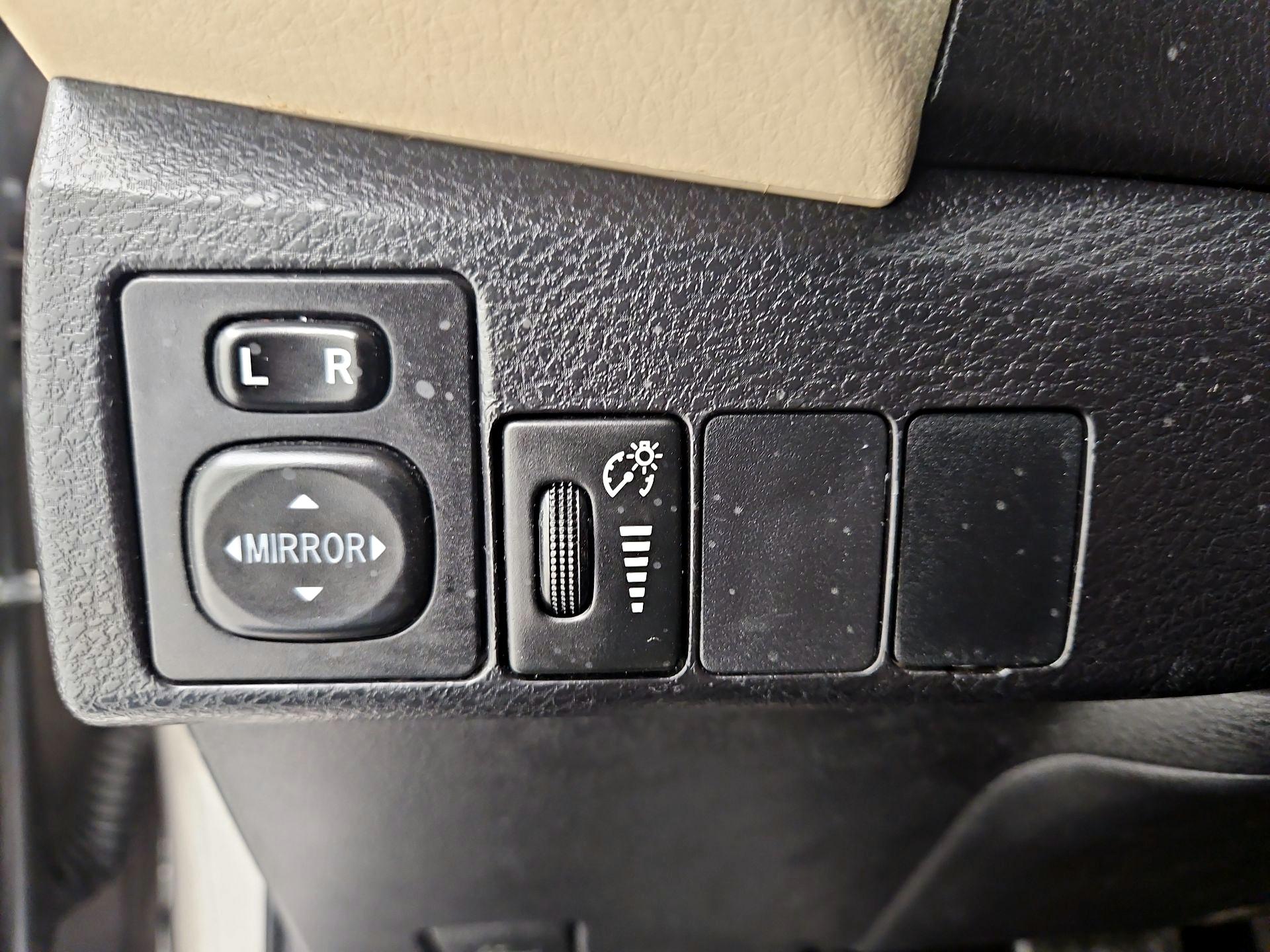 Thumbnail: 2016 Toyota Corolla - 13