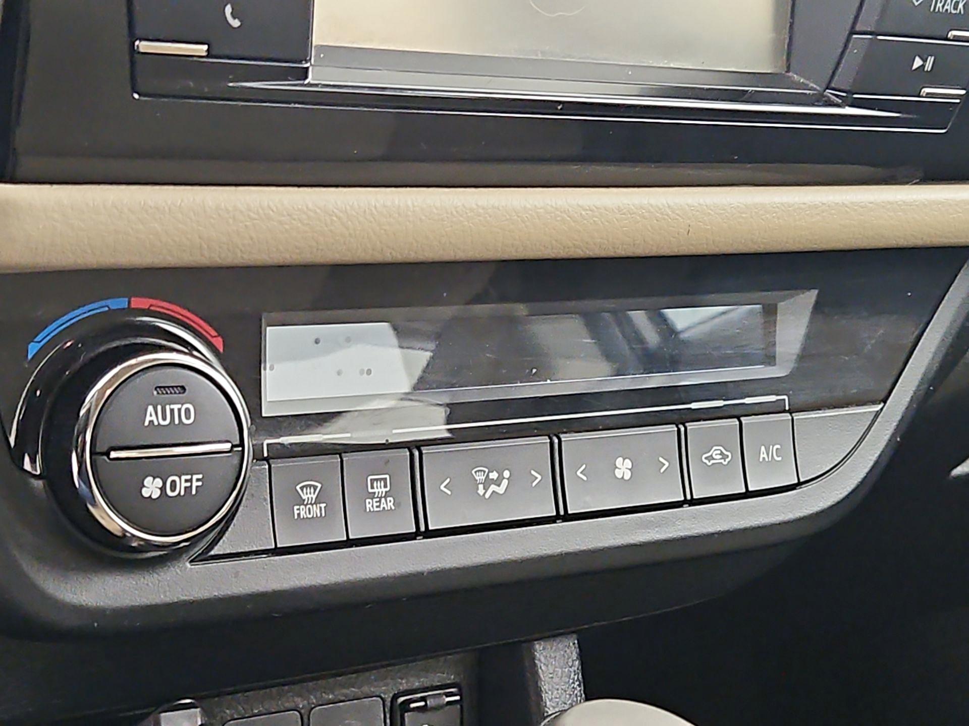 Thumbnail: 2016 Toyota Corolla - 16