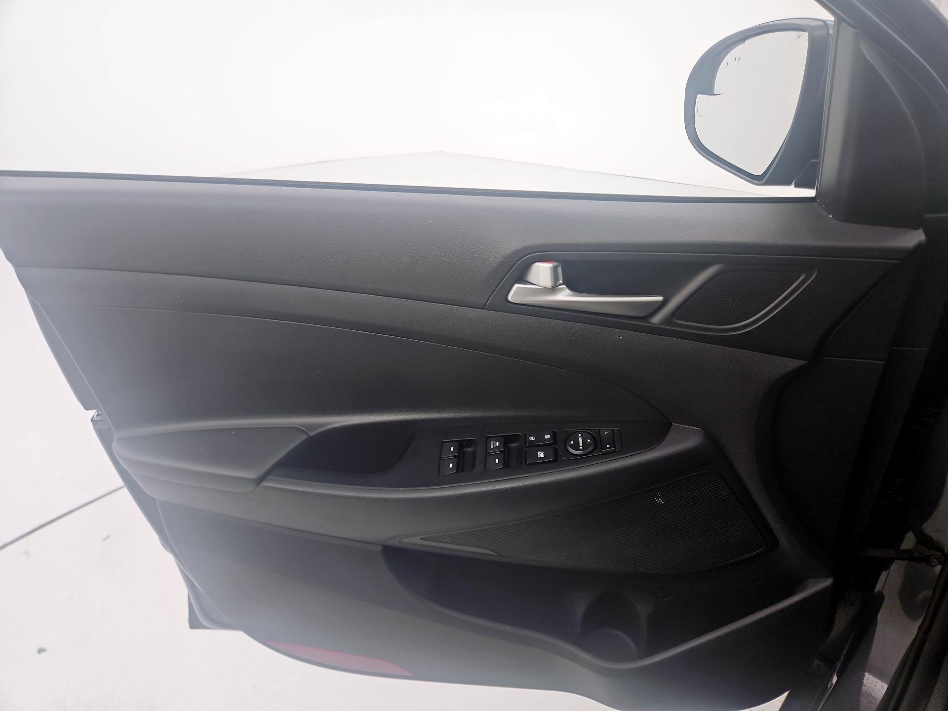 Thumbnail: 2019 Hyundai Tucson - 12