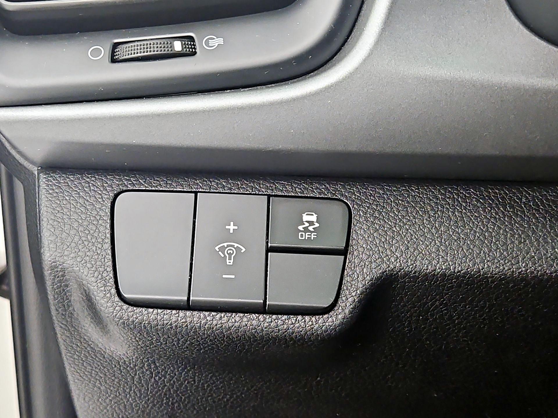 Thumbnail: 2019 Kia Rio - 13