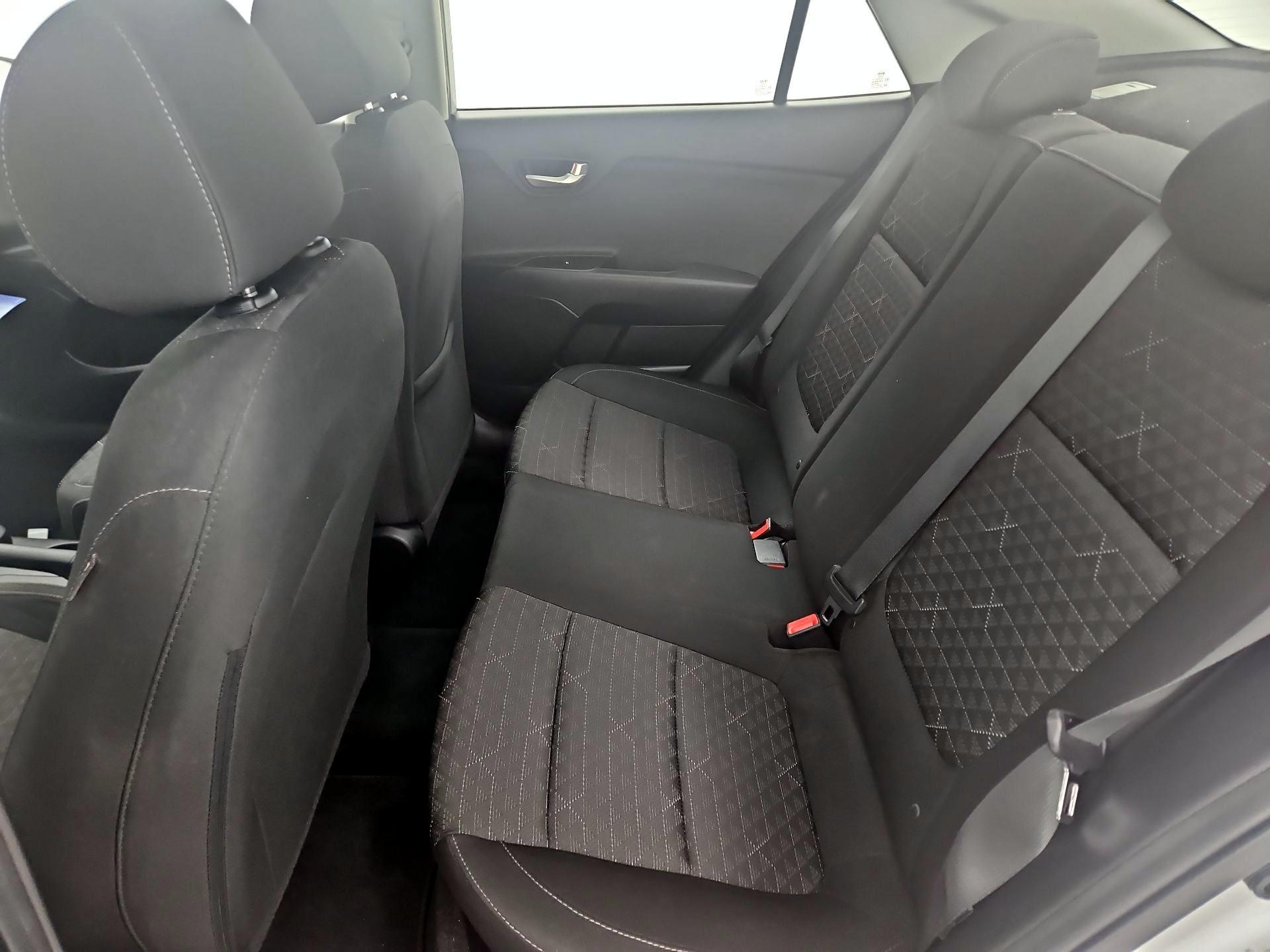 Thumbnail: 2019 Kia Rio - 18