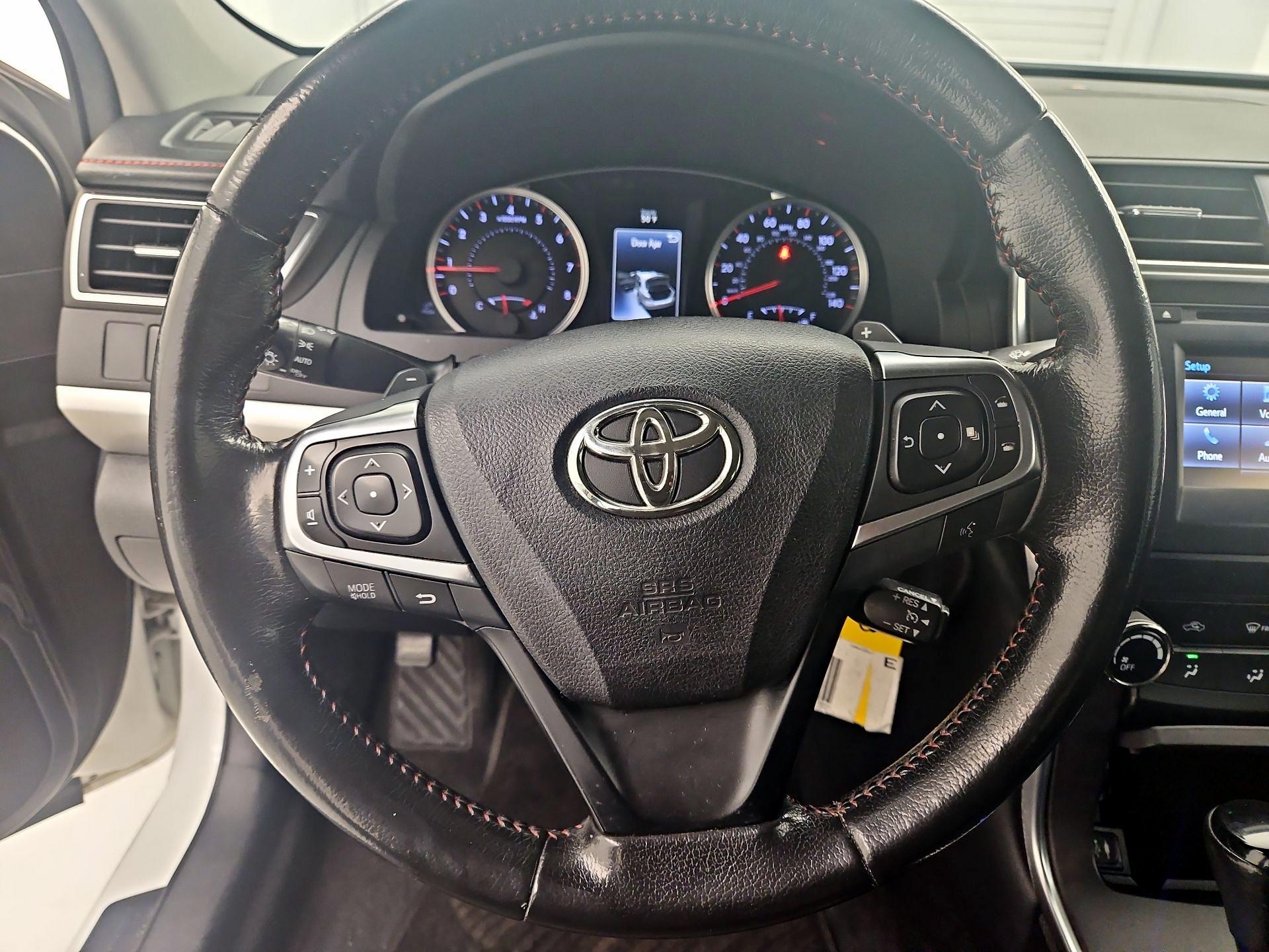 Thumbnail: 2016 Toyota Camry - 10