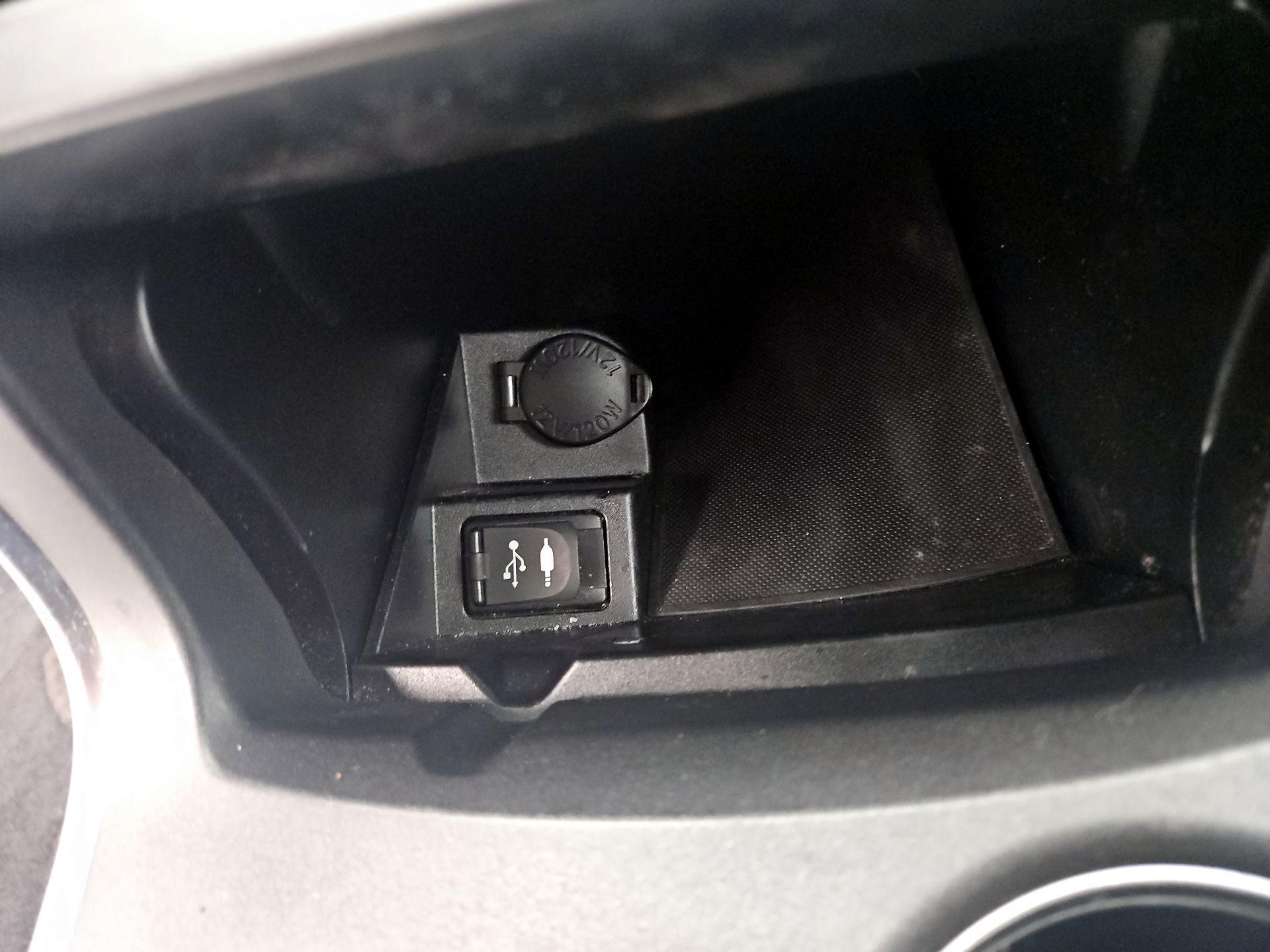 Thumbnail: 2016 Toyota Camry - 18