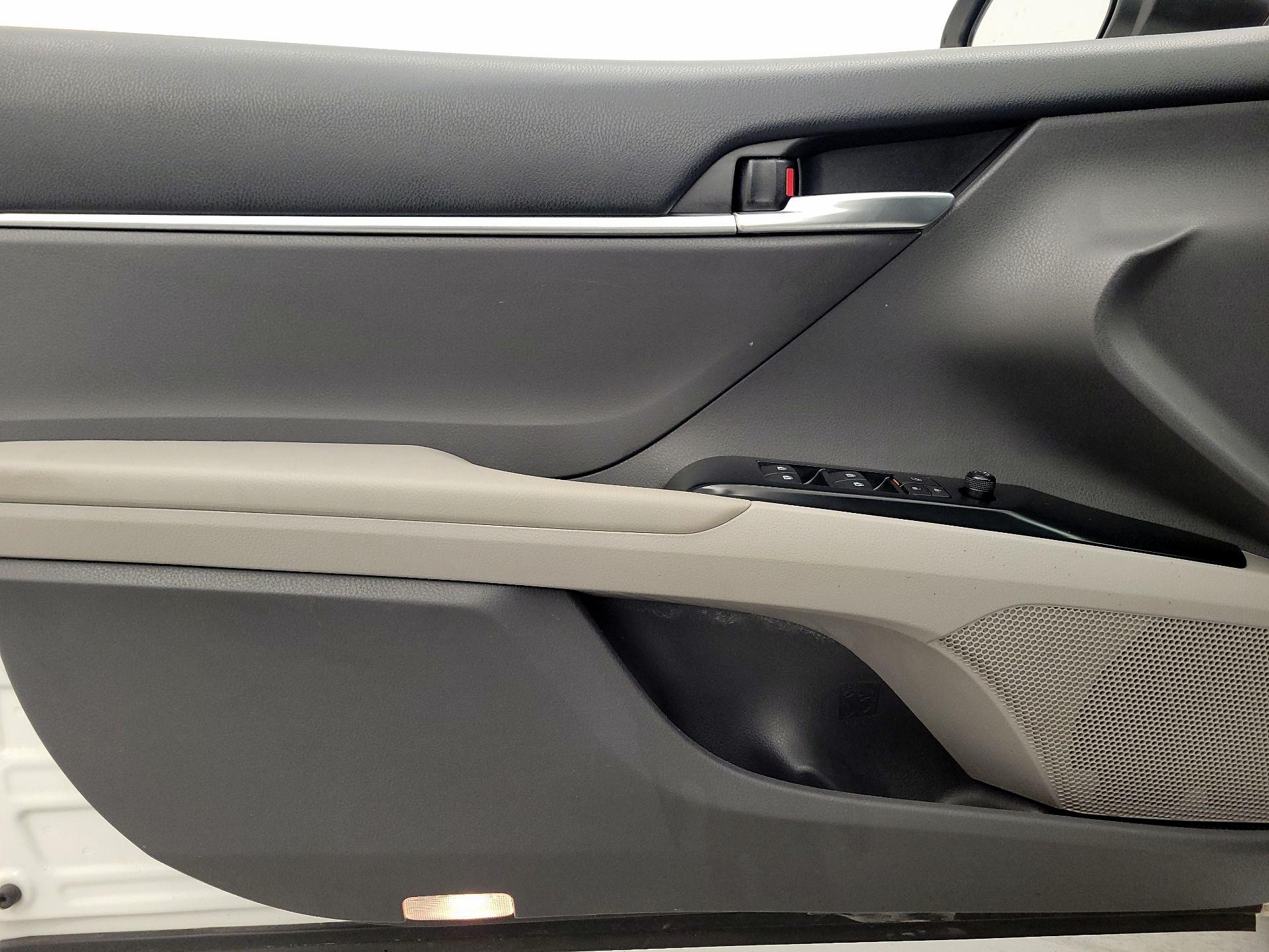 Thumbnail: 2018 Toyota Camry - 12