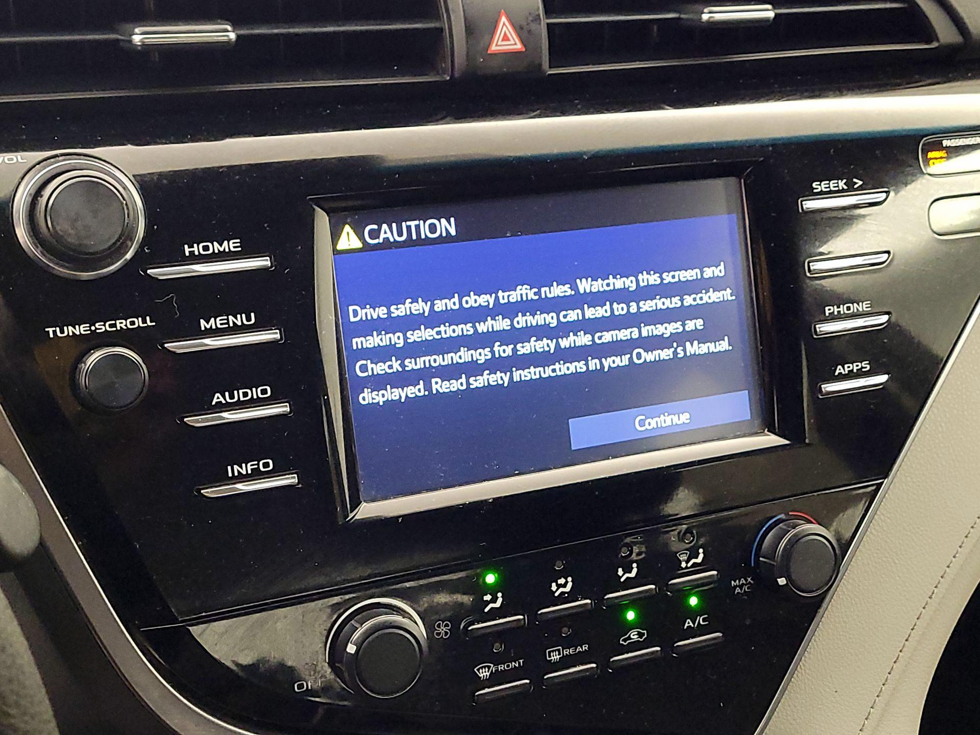 Thumbnail: 2018 Toyota Camry - 15