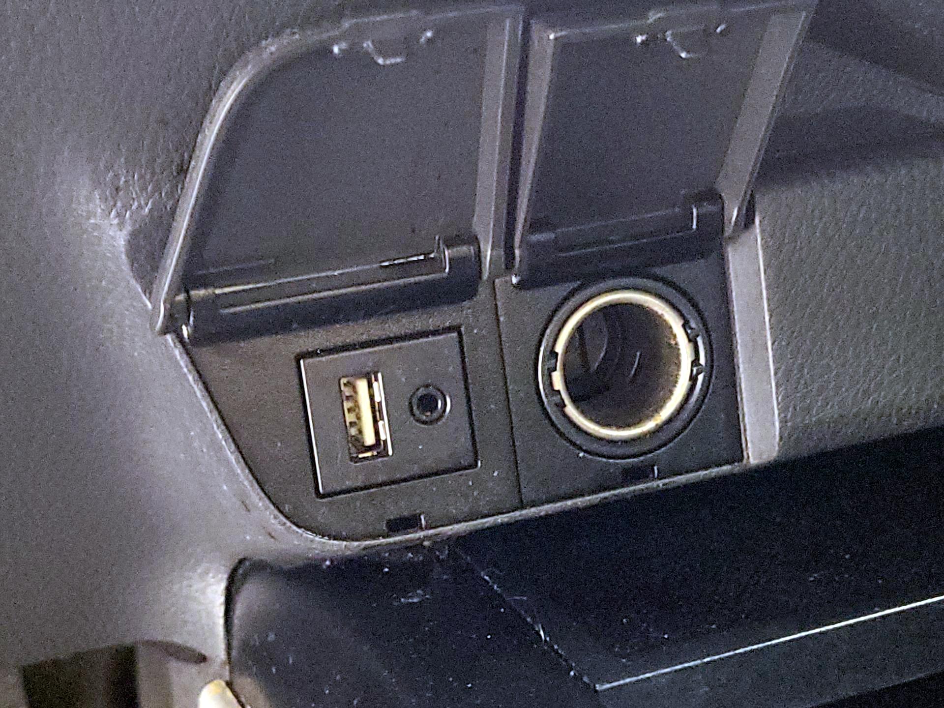 Thumbnail: 2018 Toyota Camry - 18