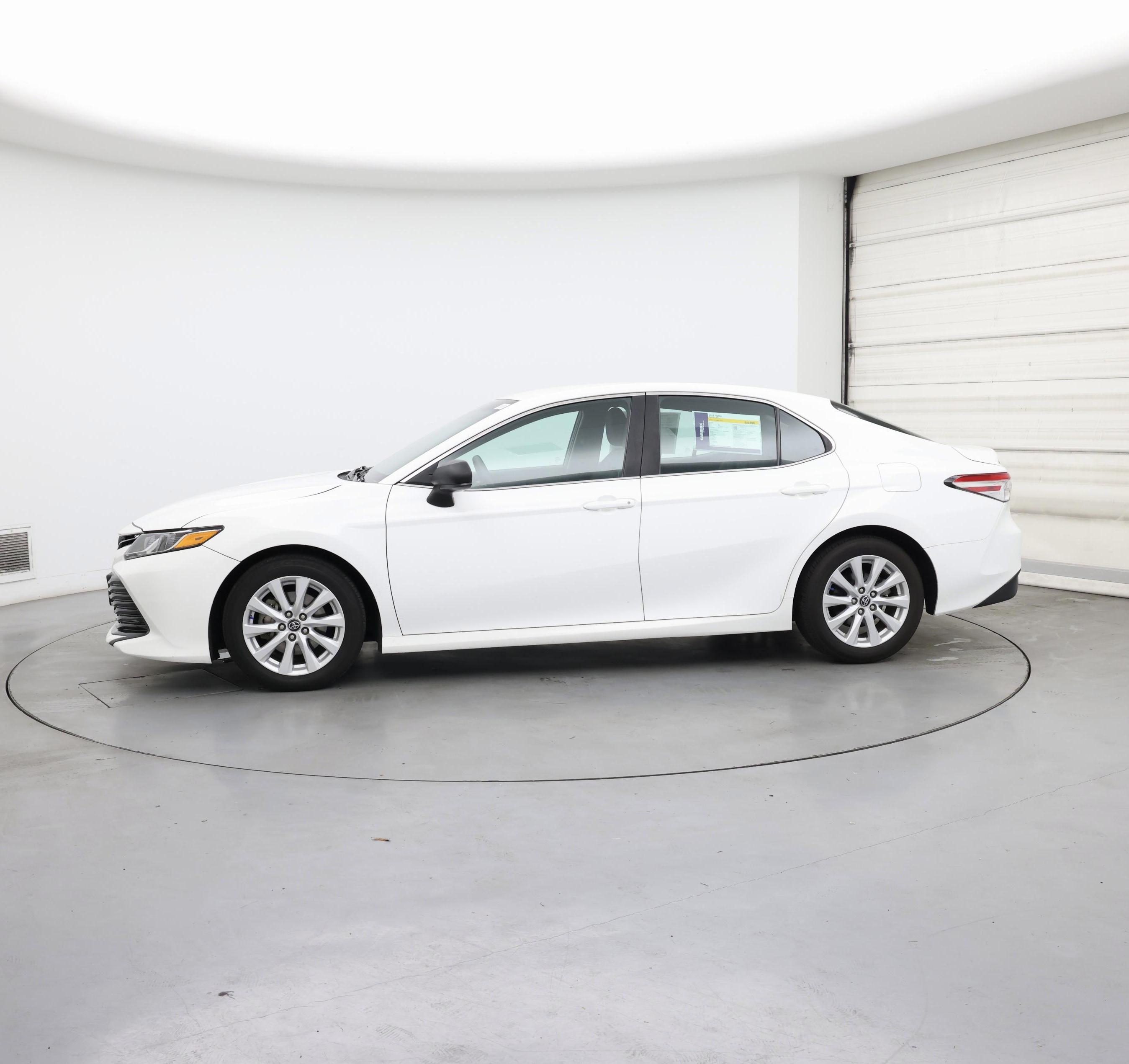 Thumbnail: 2018 Toyota Camry - 3