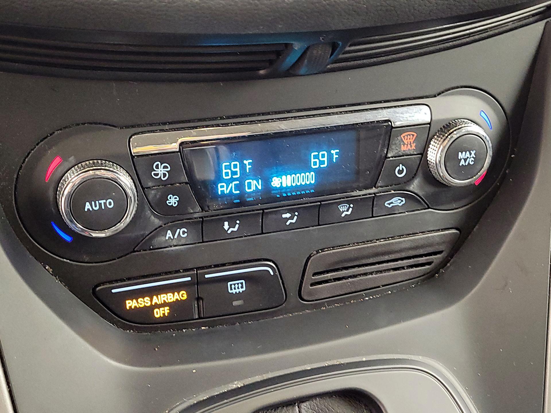 Thumbnail: 2016 Ford Escape - 16