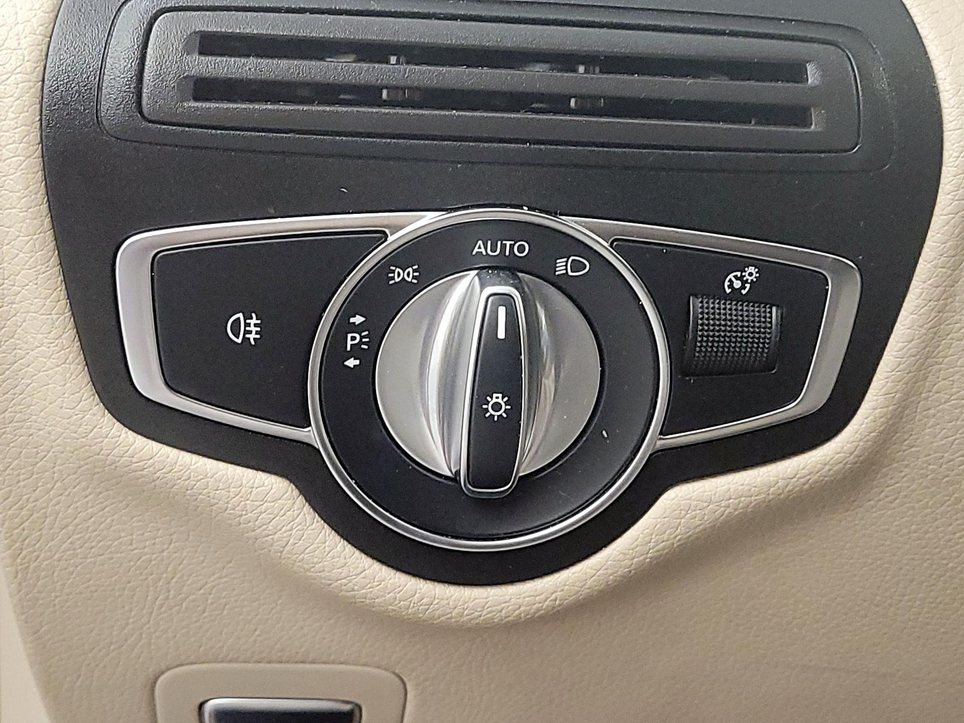 Thumbnail: 2020 Mercedes-Benz GLC - 13