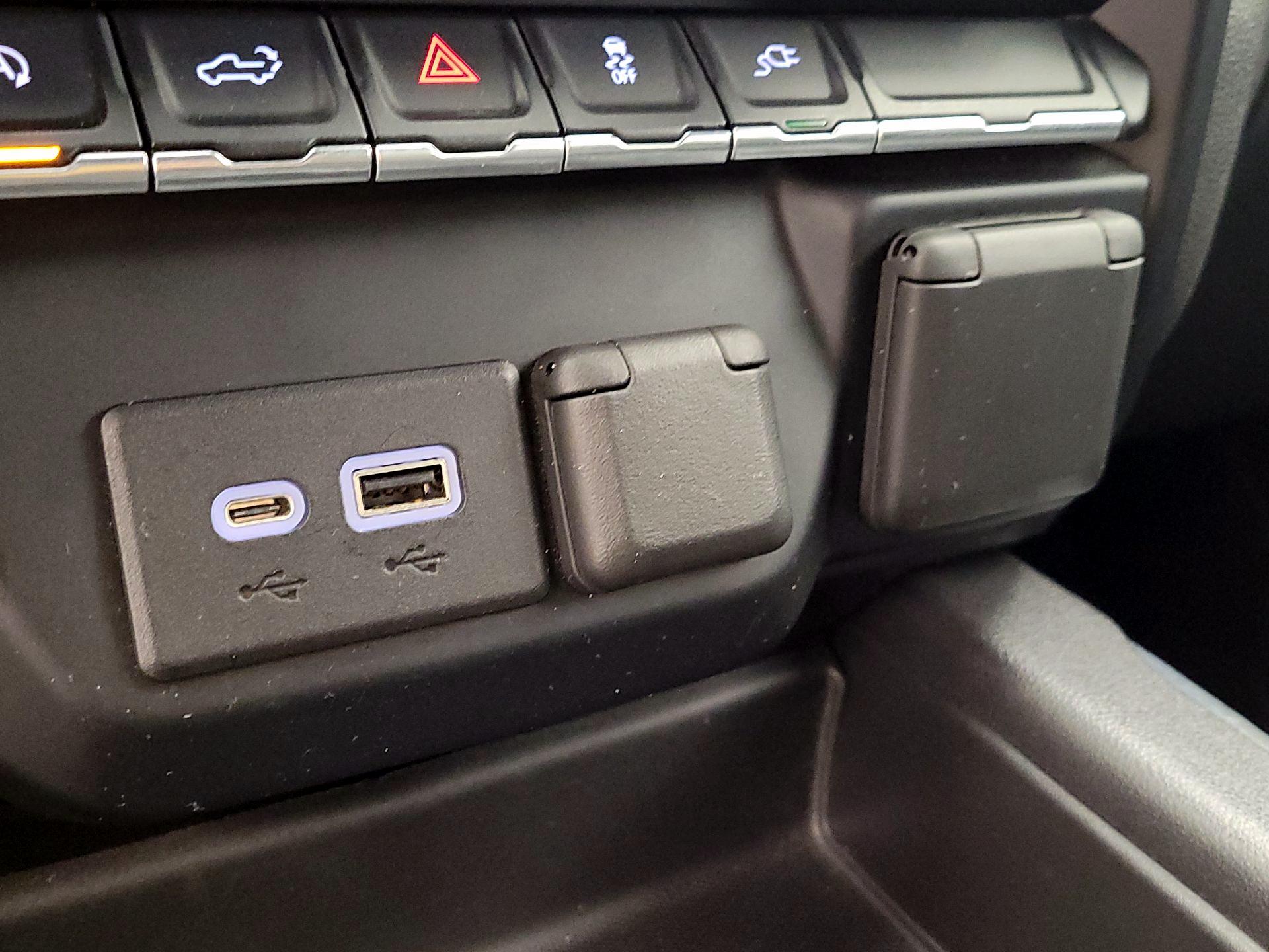 Thumbnail: 2021 Chevrolet Silverado 1500 - 18