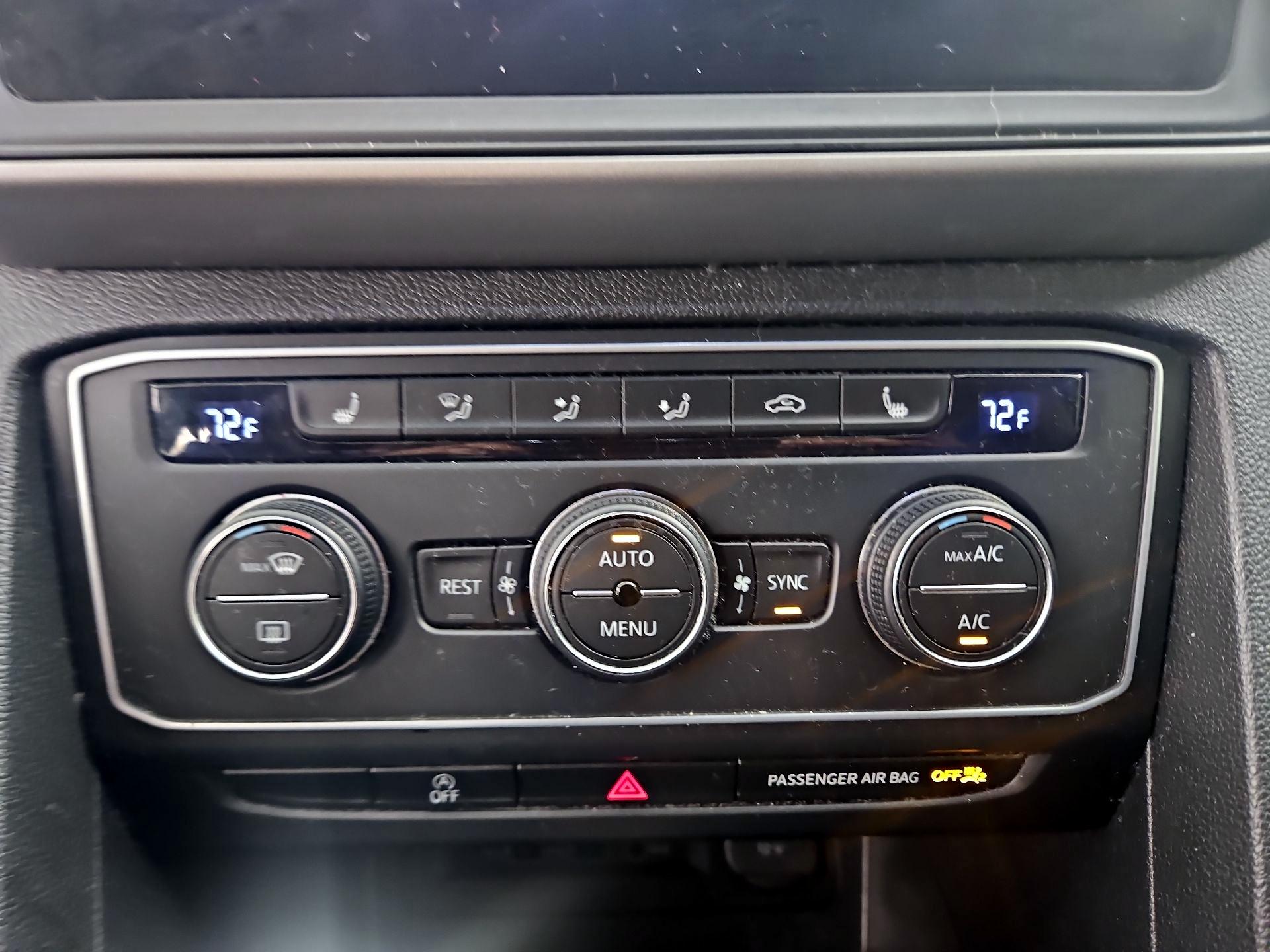 Thumbnail: 2021 Volkswagen Atlas - 16