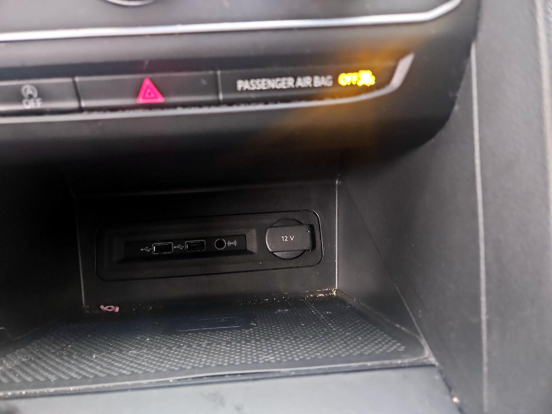 Thumbnail: 2021 Volkswagen Atlas - 18