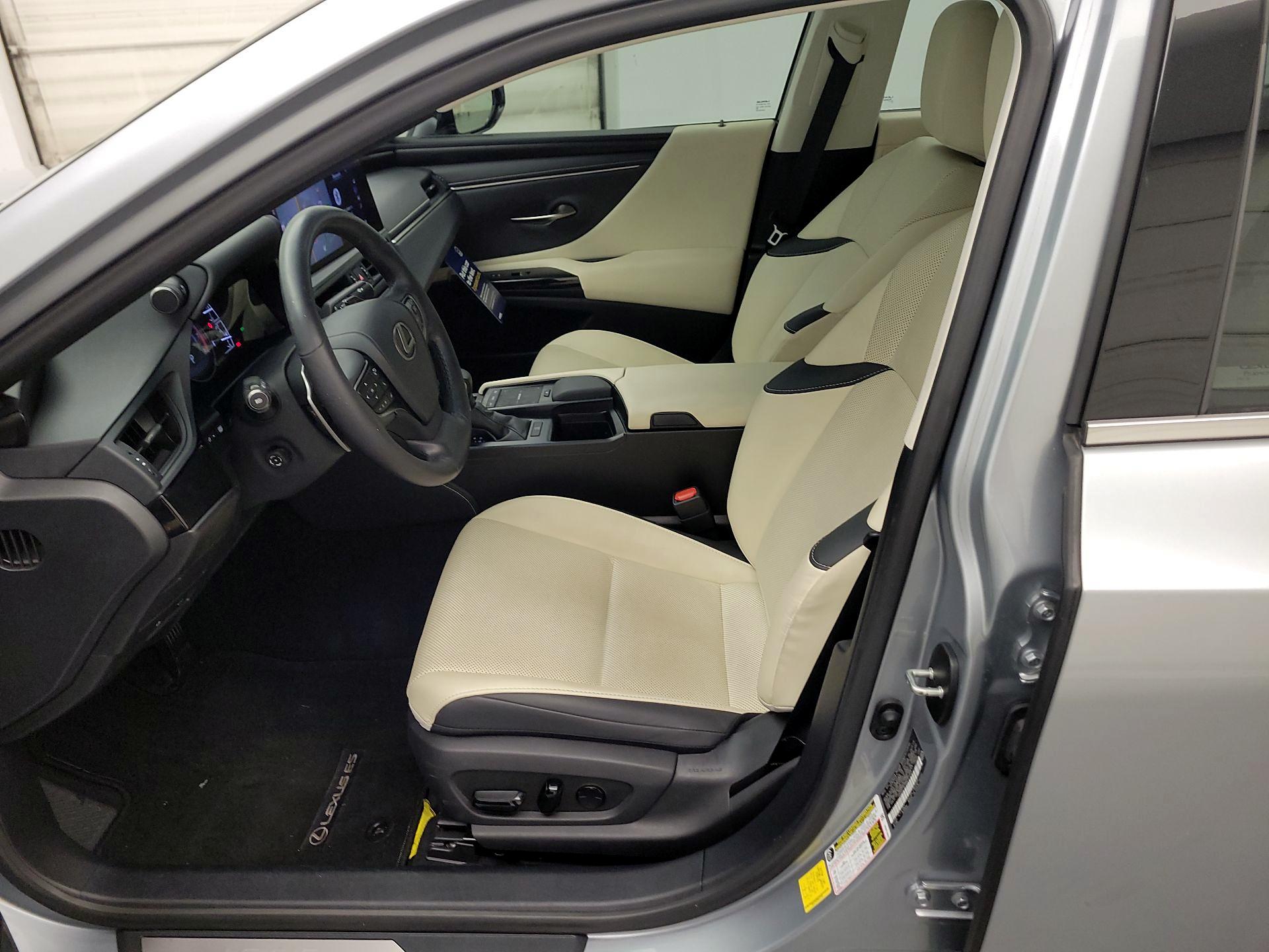 Thumbnail: 2022 Lexus ES - 11