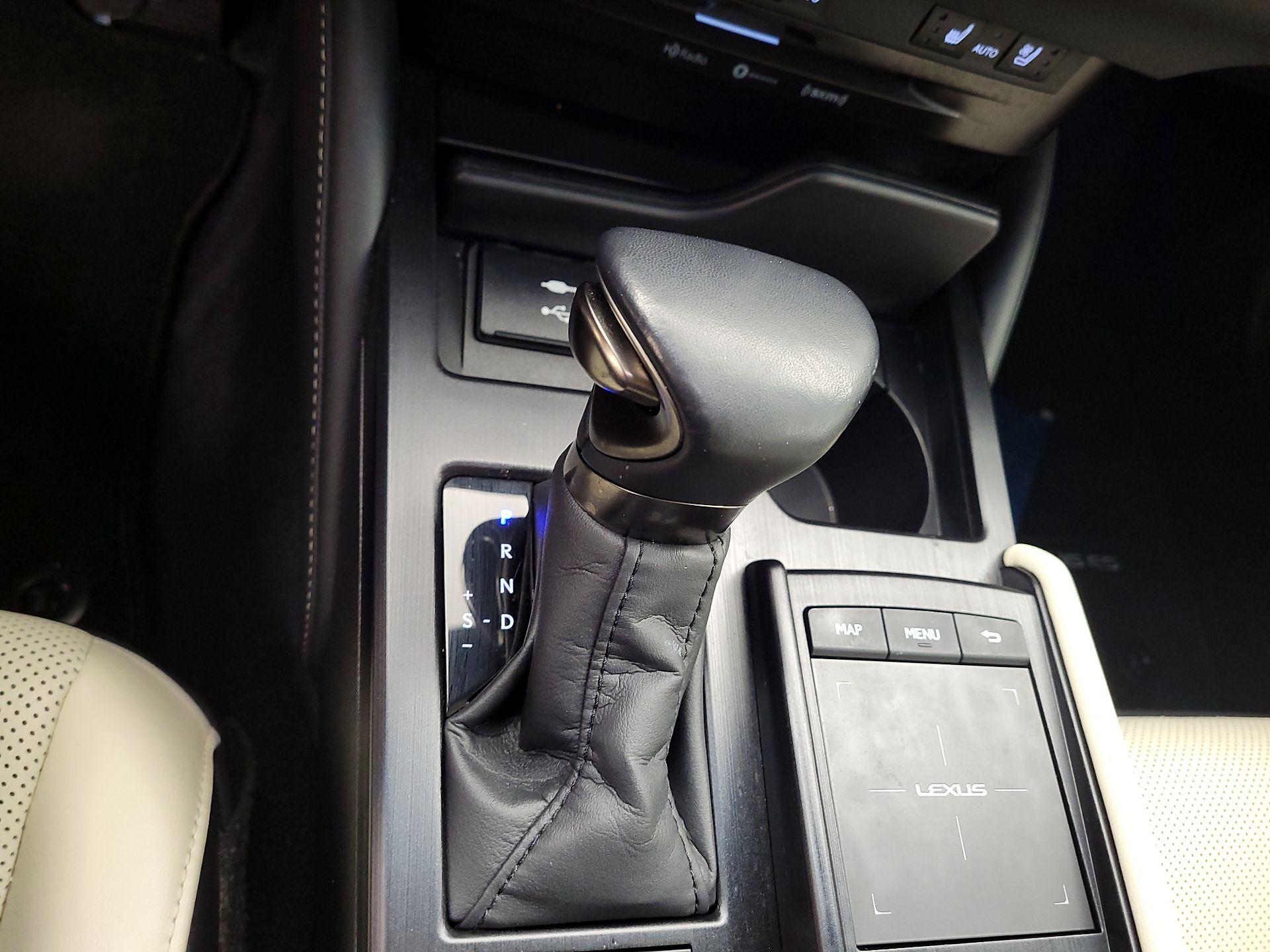 Thumbnail: 2022 Lexus ES - 15