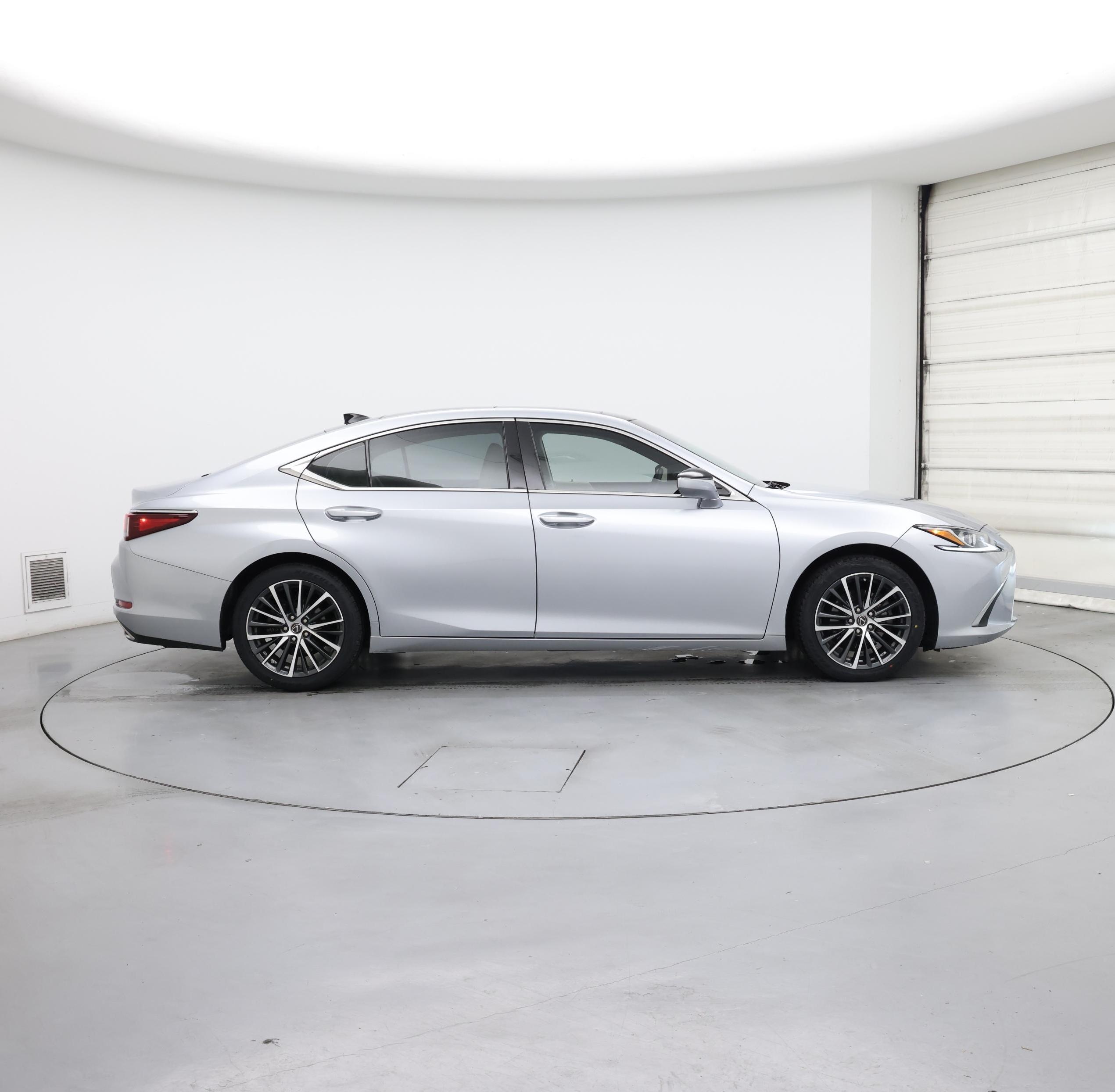 Thumbnail: 2022 Lexus ES - 7