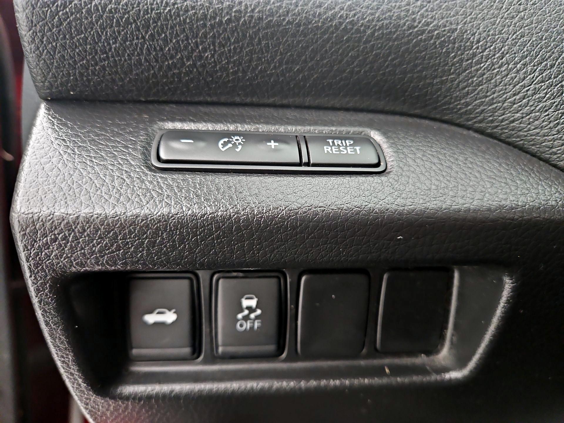 Thumbnail: 2018 Nissan Altima - 13