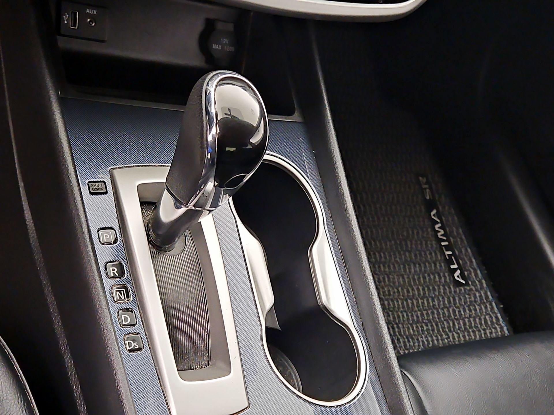 Thumbnail: 2018 Nissan Altima - 18