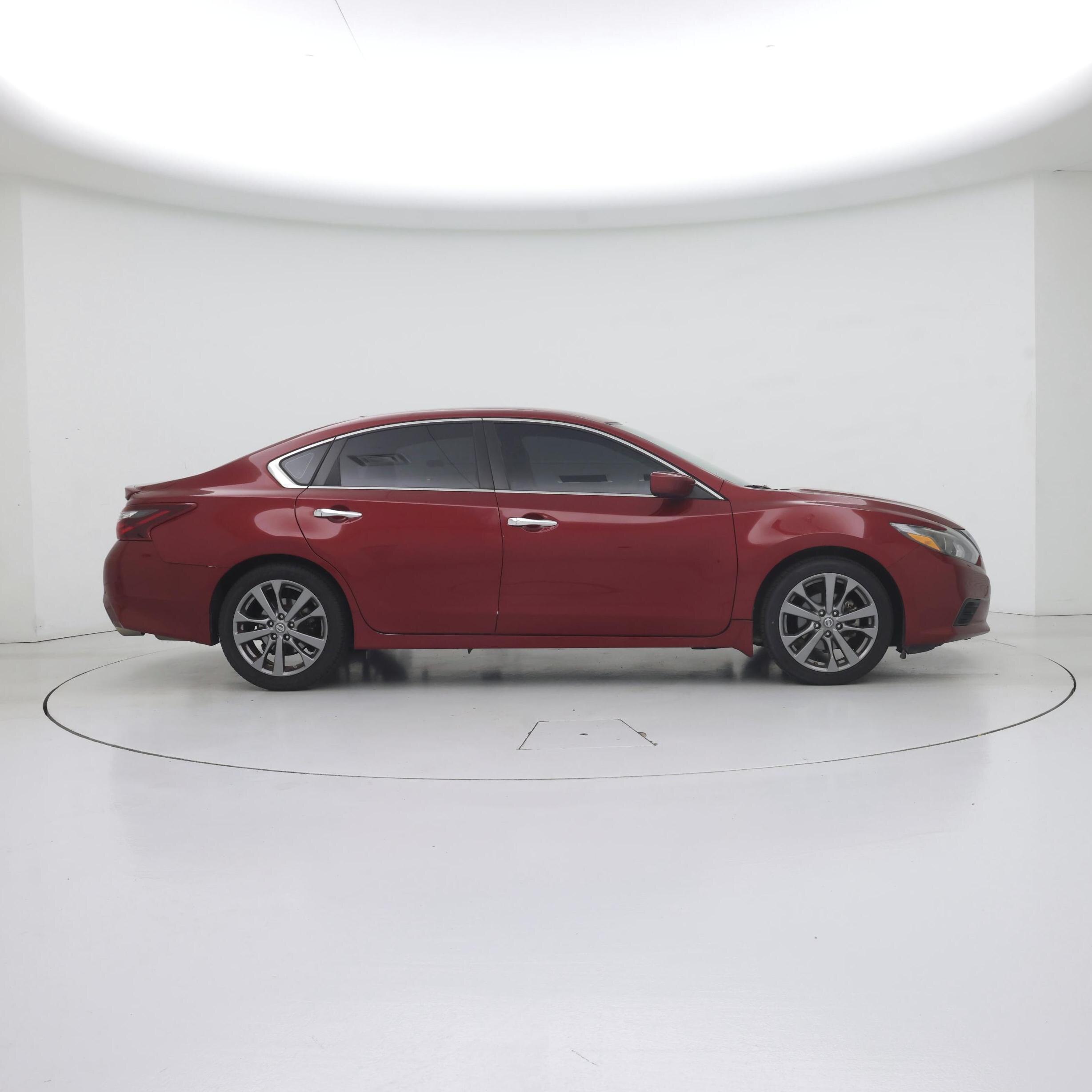 Thumbnail: 2018 Nissan Altima - 7