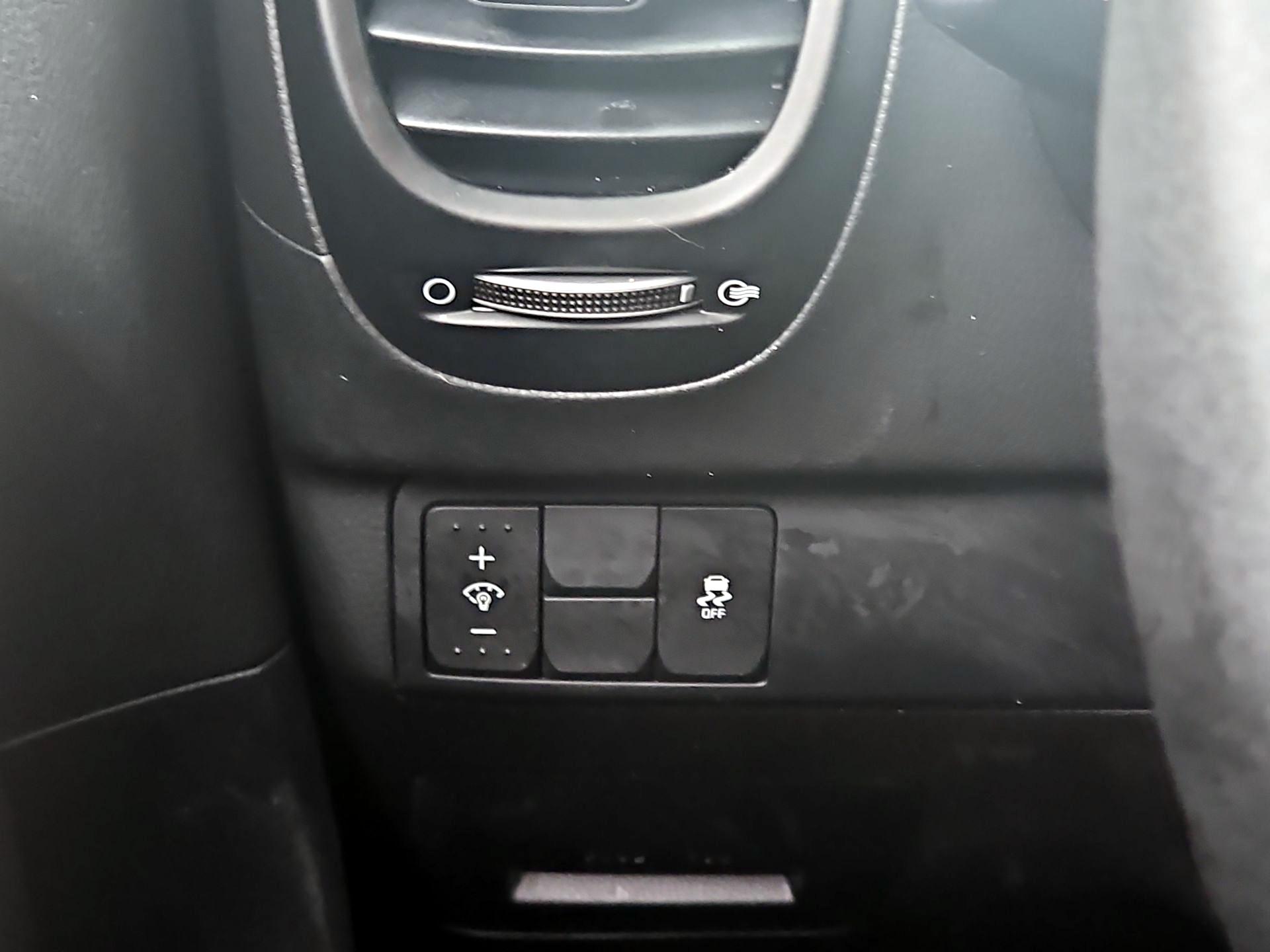 Thumbnail: 2015 Kia Soul - 13