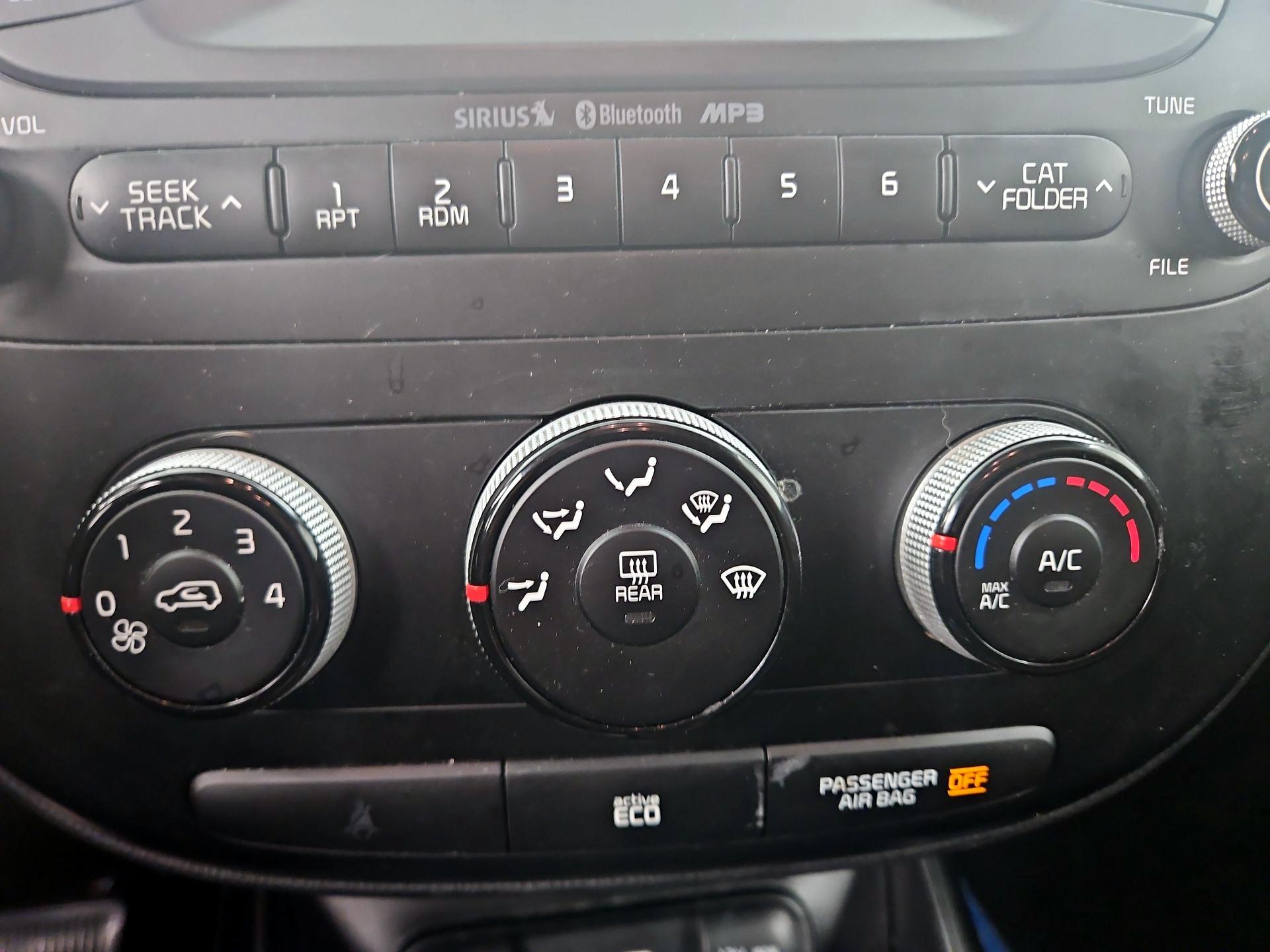 Thumbnail: 2015 Kia Soul - 15