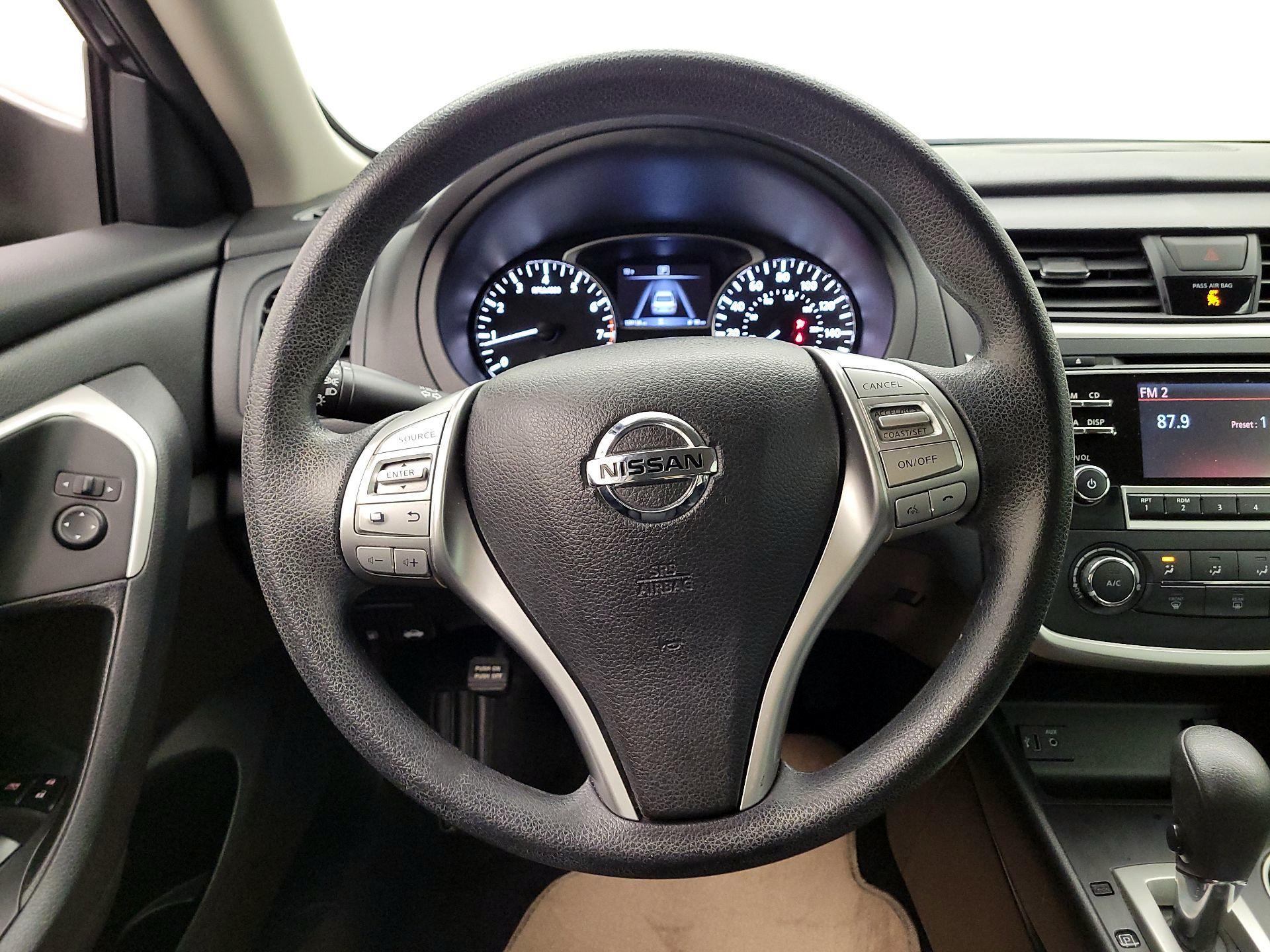 Thumbnail: 2018 Nissan Altima - 10