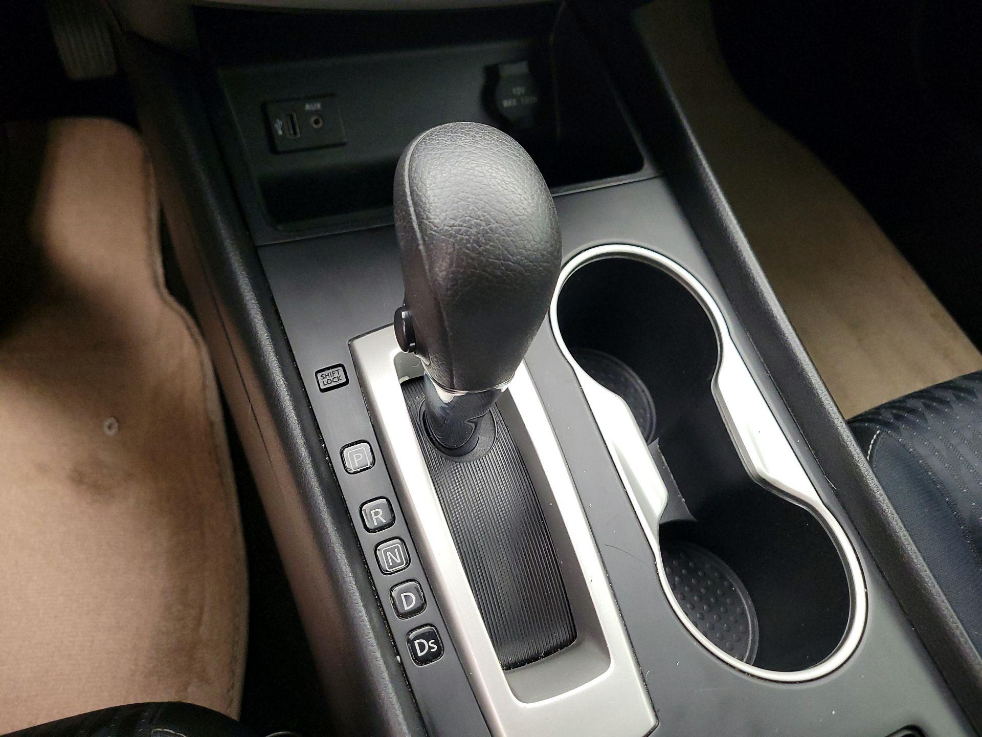 Thumbnail: 2018 Nissan Altima - 17