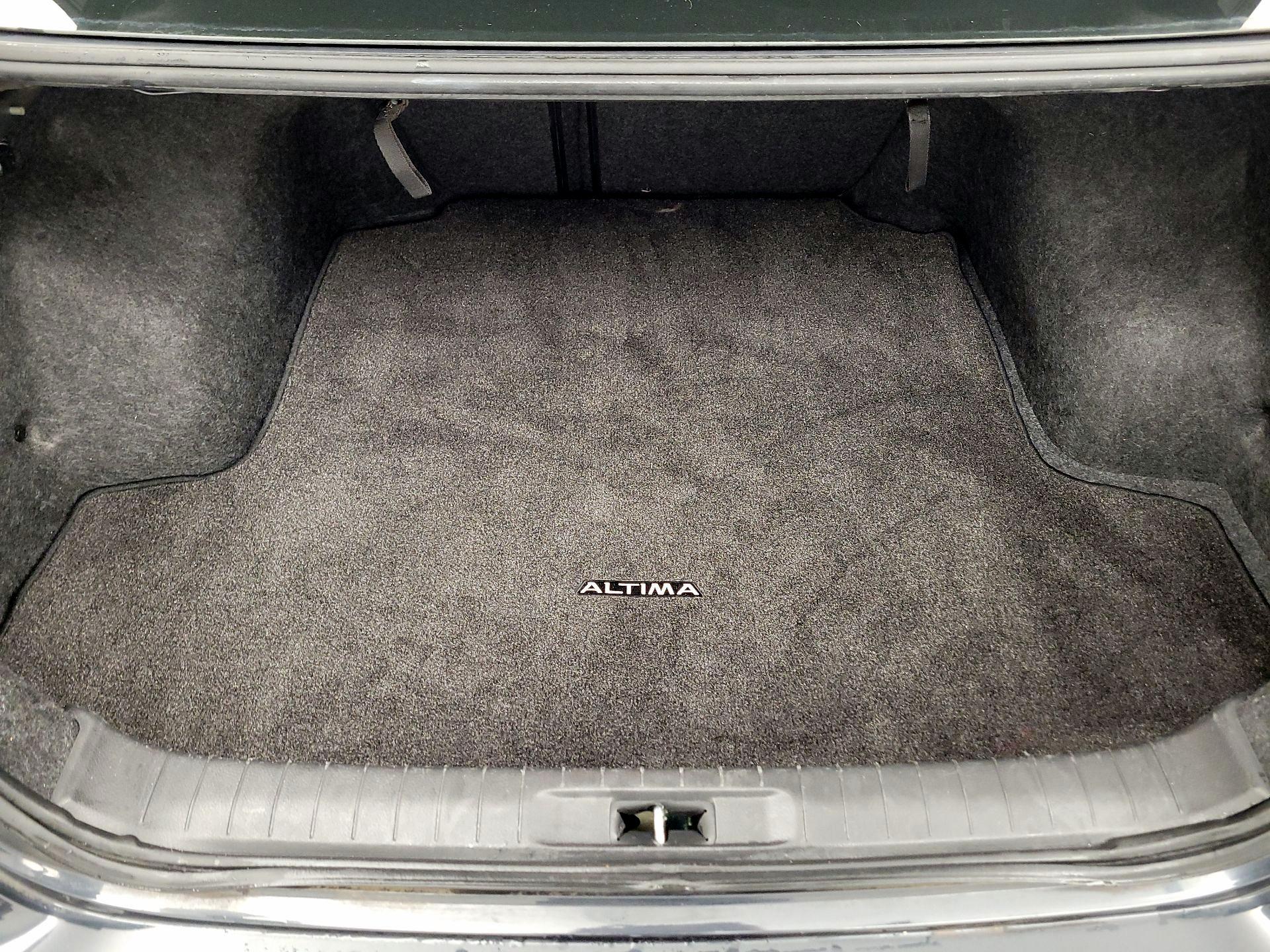 Thumbnail: 2018 Nissan Altima - 20