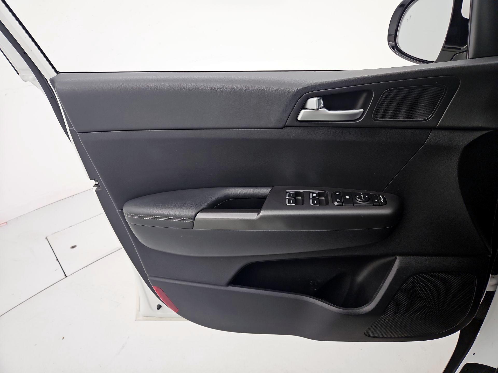 Thumbnail: 2021 Kia Sportage - 12