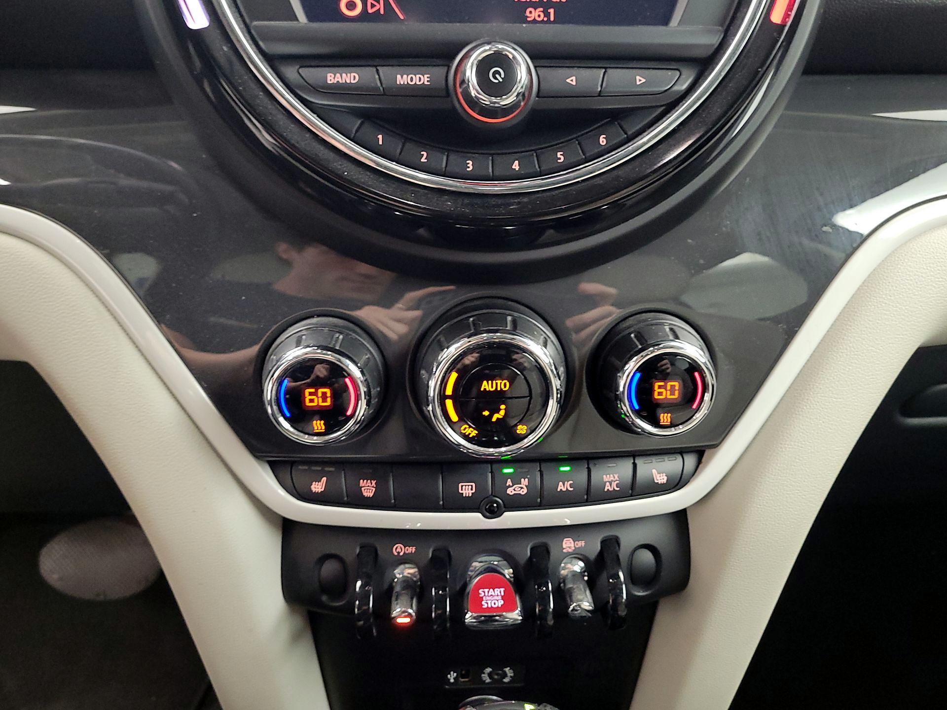 Thumbnail: 2017 MINI Cooper Countryman - 16