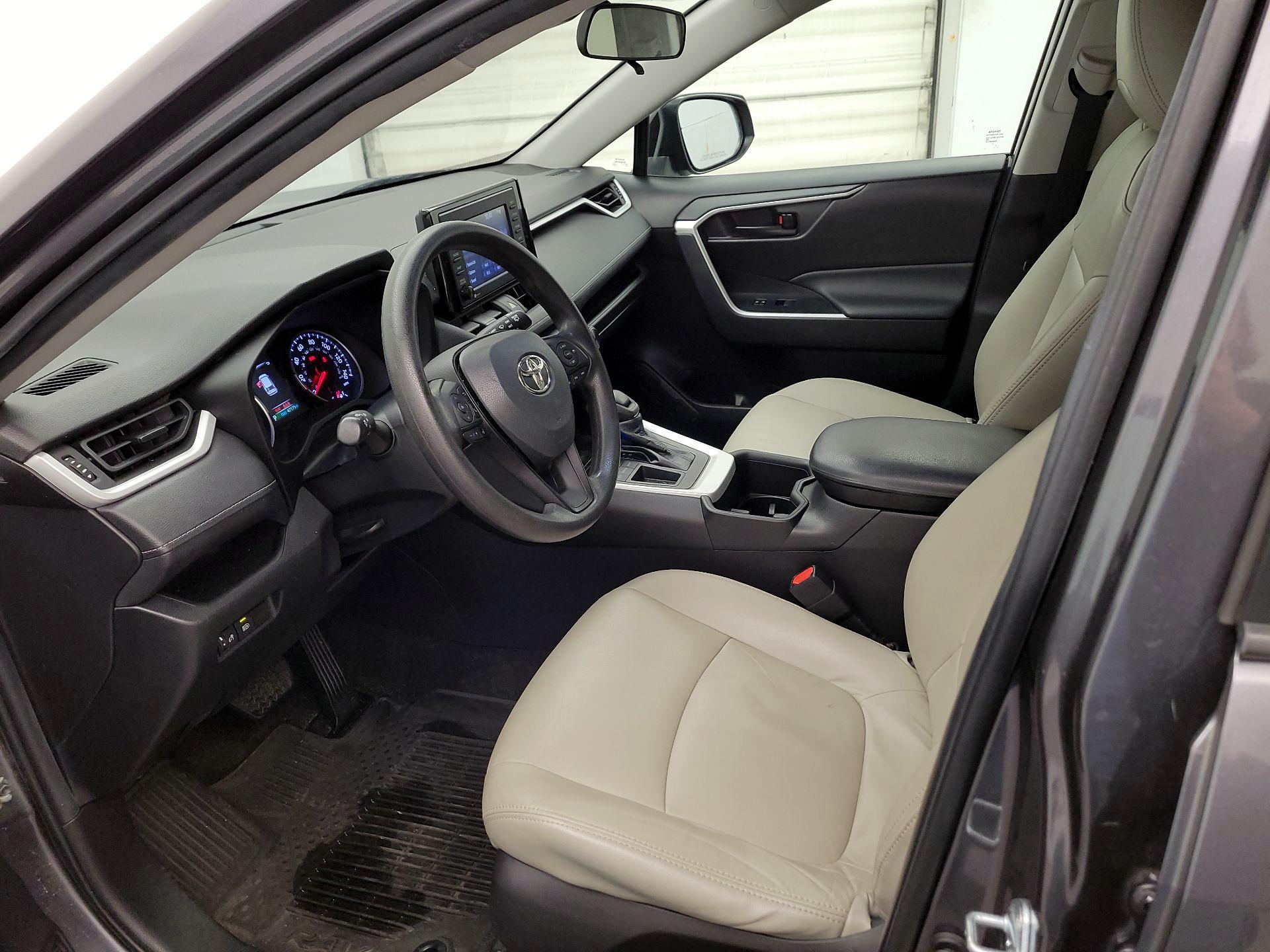 Thumbnail: 2022 Toyota RAV4 - 11