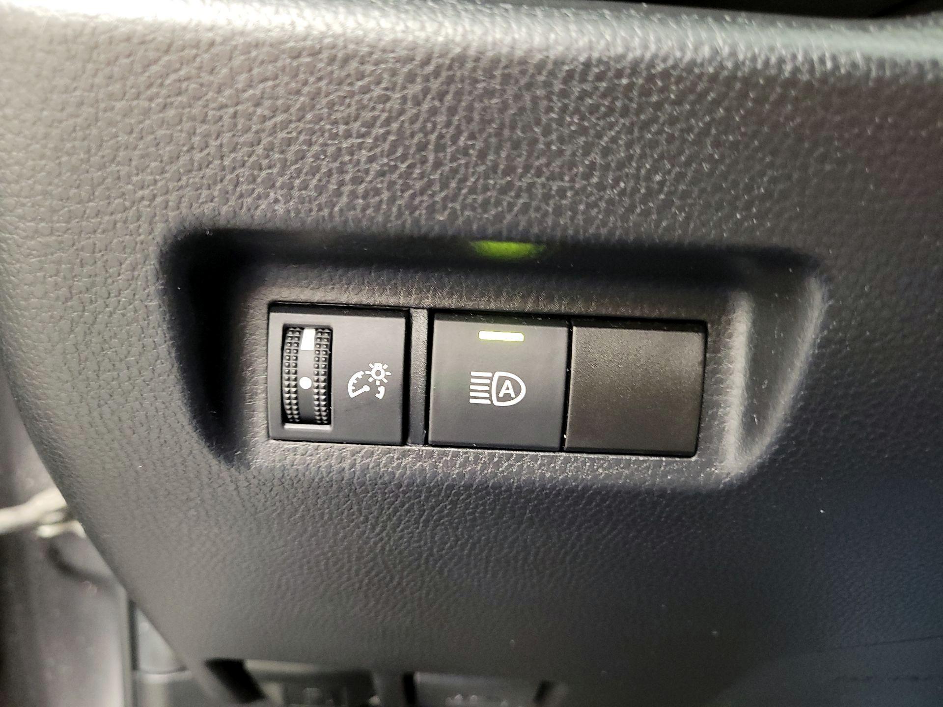 Thumbnail: 2022 Toyota RAV4 - 13